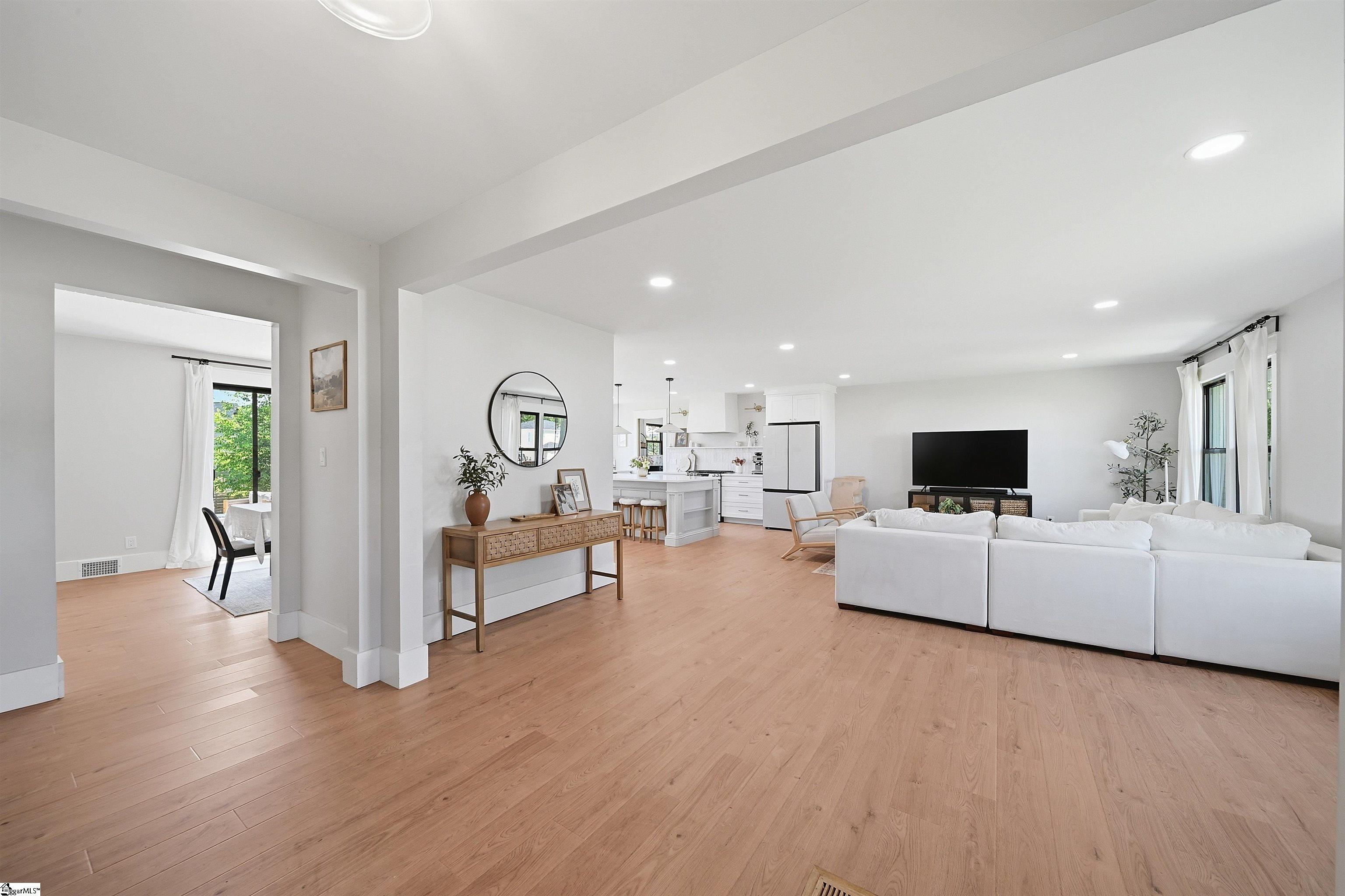 205 Wadsworth Road Property Photo 4
