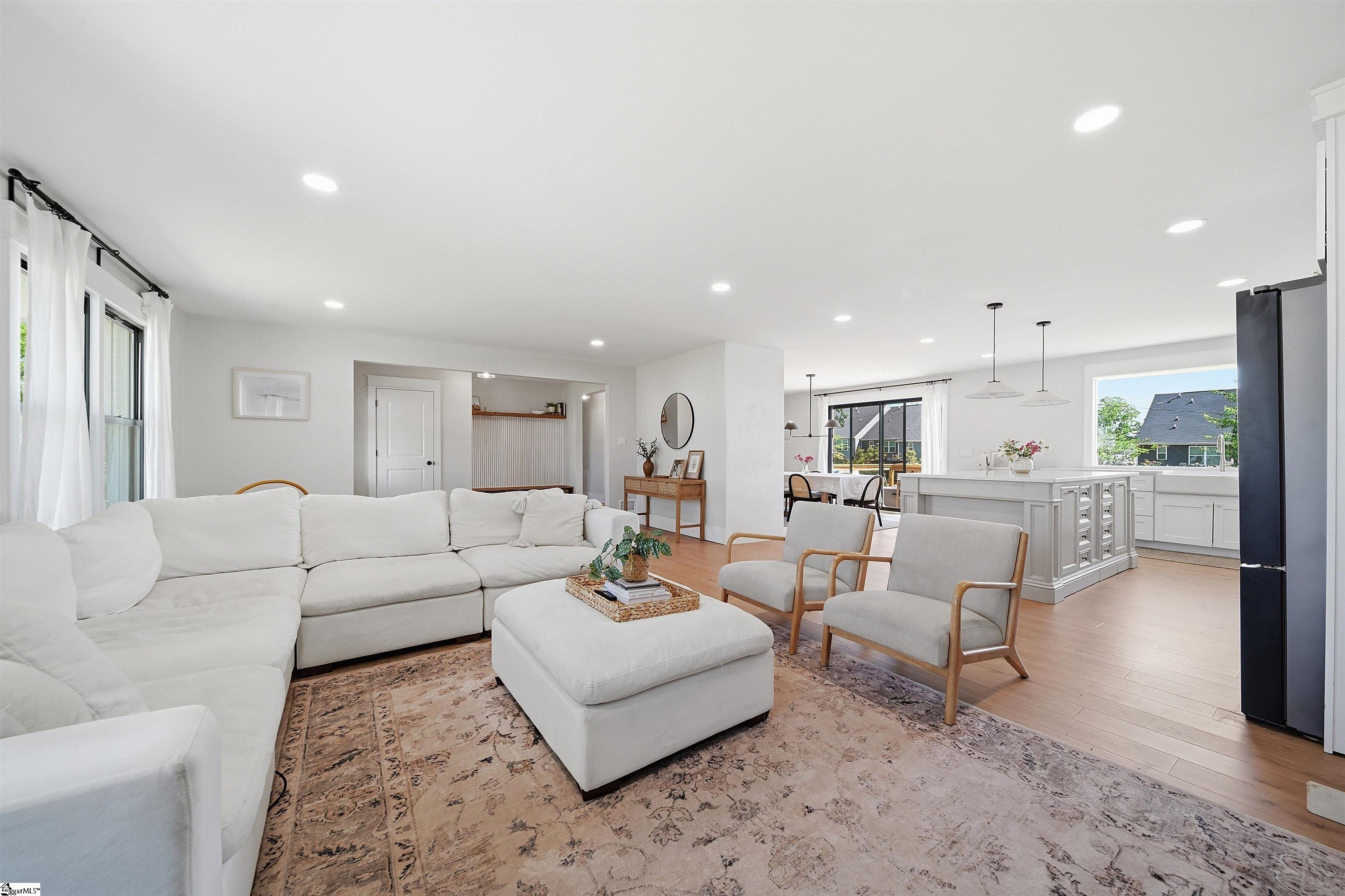205 Wadsworth Road Property Photo 6