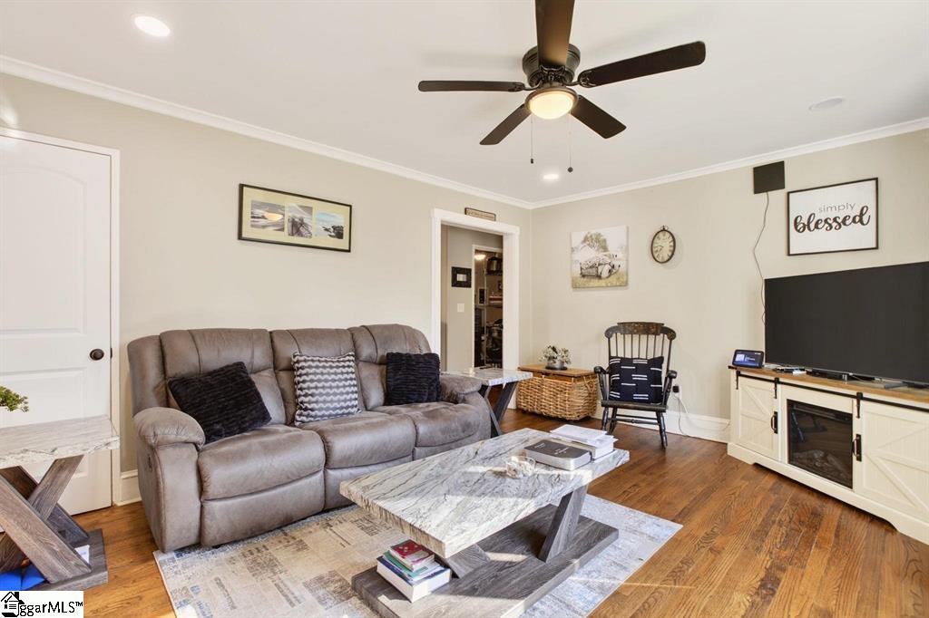1903 Dobbins Avenue Property Photo 8