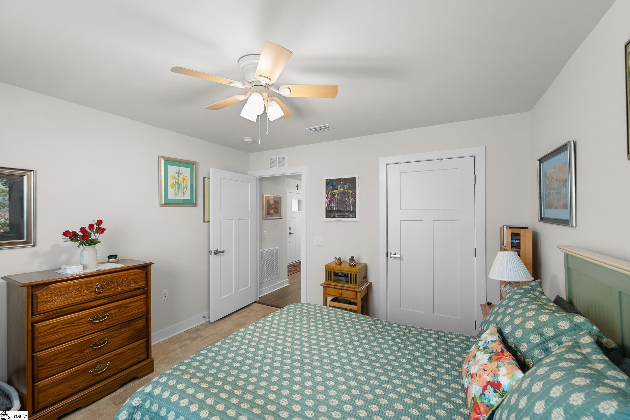 906 Blue Willow Court Property Photo 16