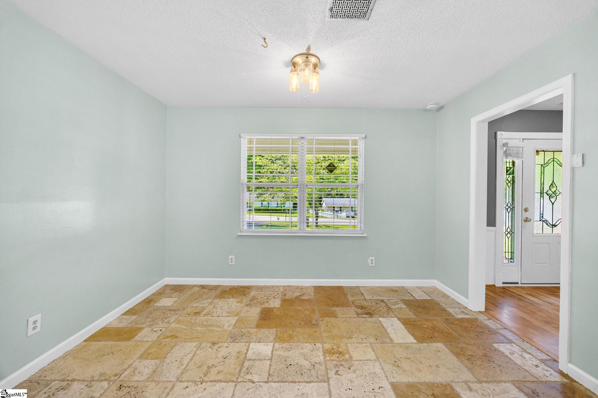 118 Willowood Drive Property Photo 11