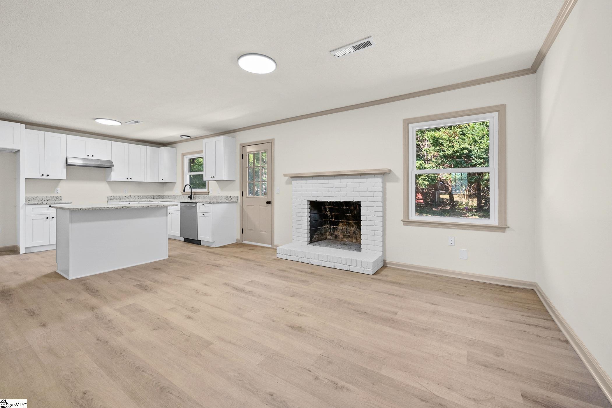 2409 Villa Court Property Photo 3