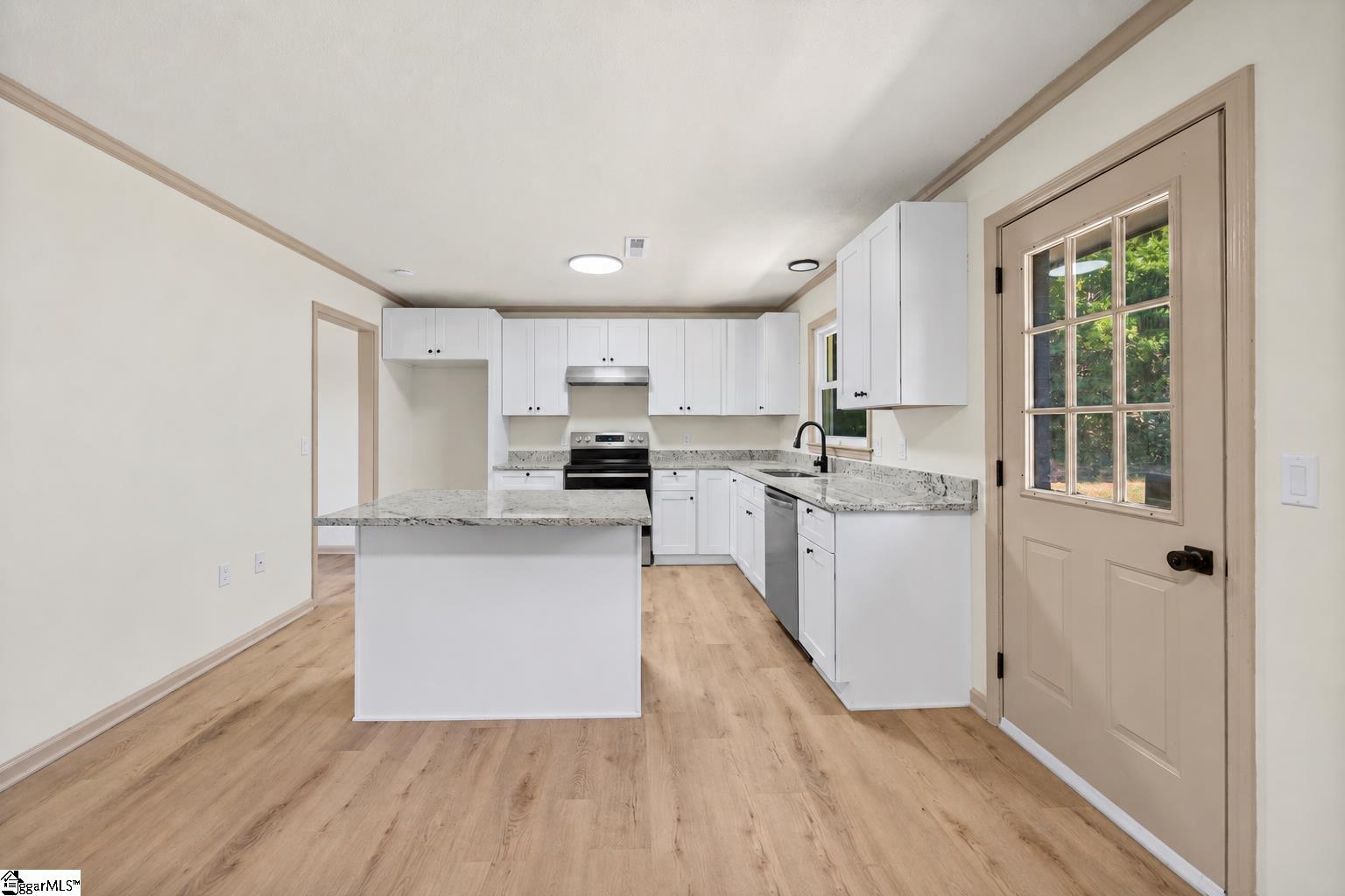 2409 Villa Court Property Photo 4