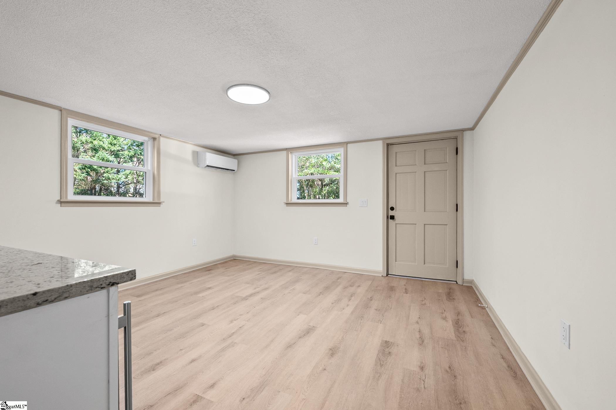 2409 Villa Court Property Photo 11
