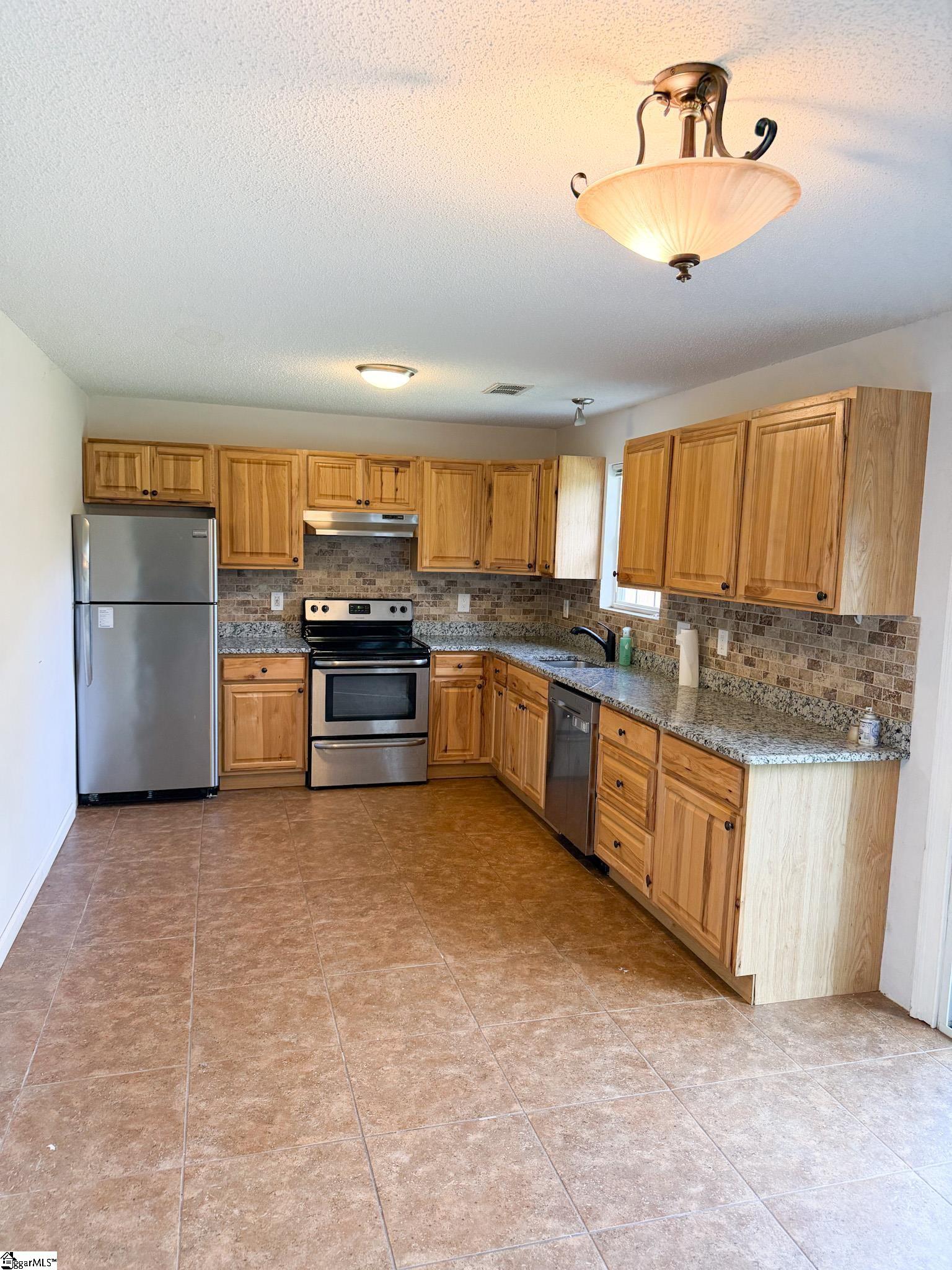 8 Bass Way Property Photo 4