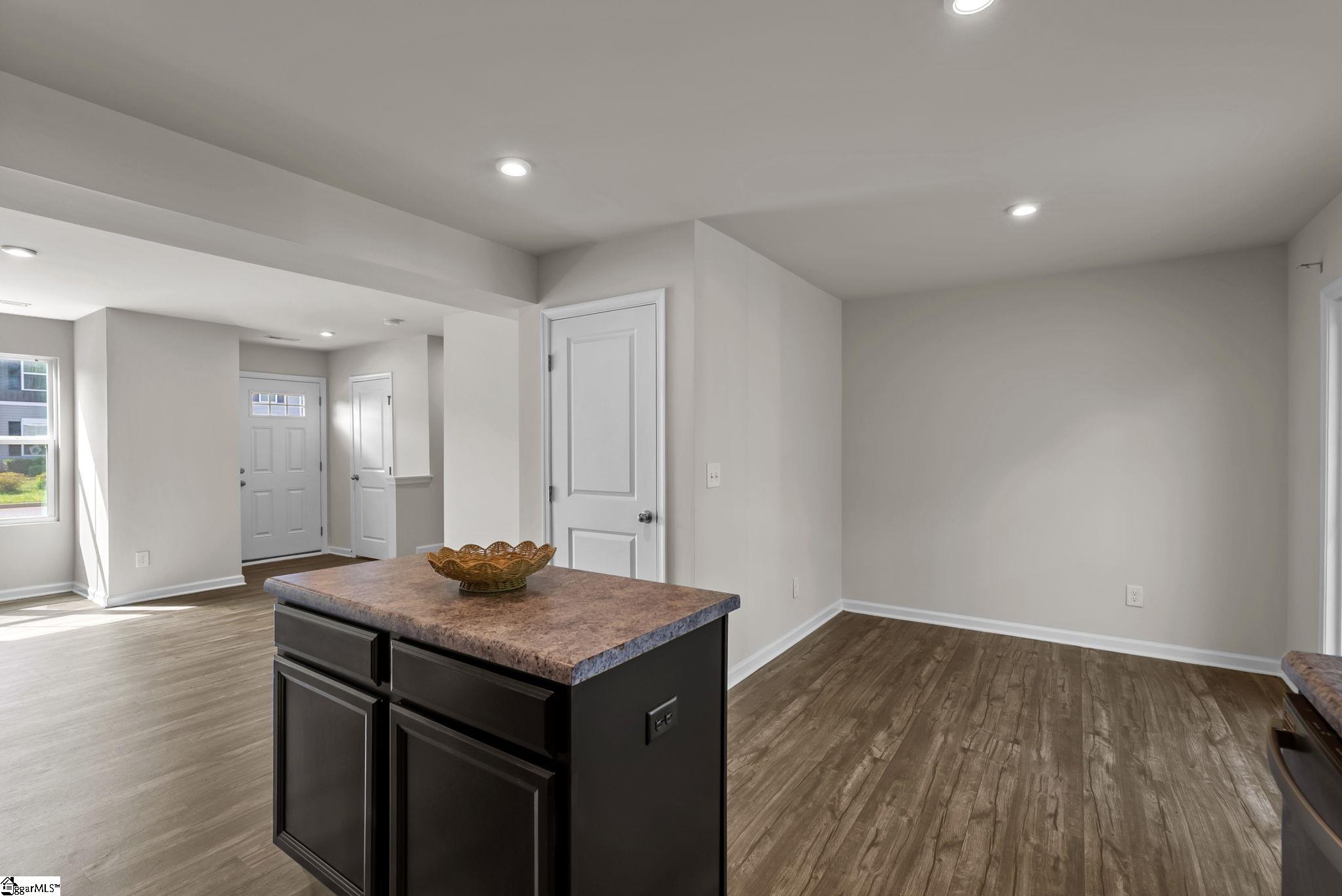 545 Hampton Townes Drive Property Photo 11
