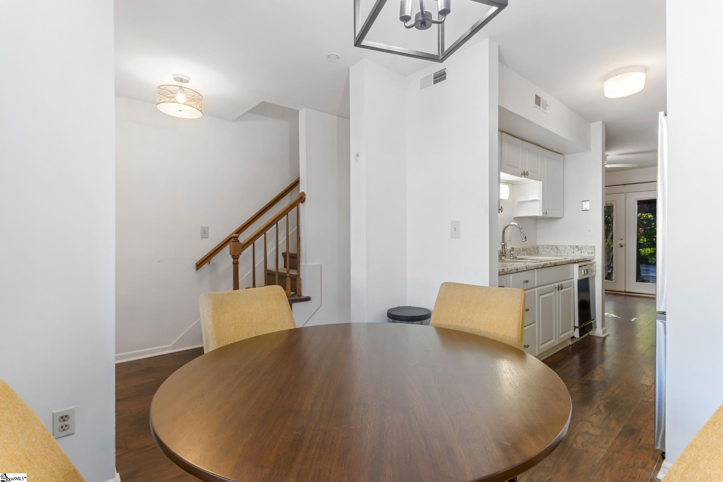 8 Bear Grass Court Property Photo 6