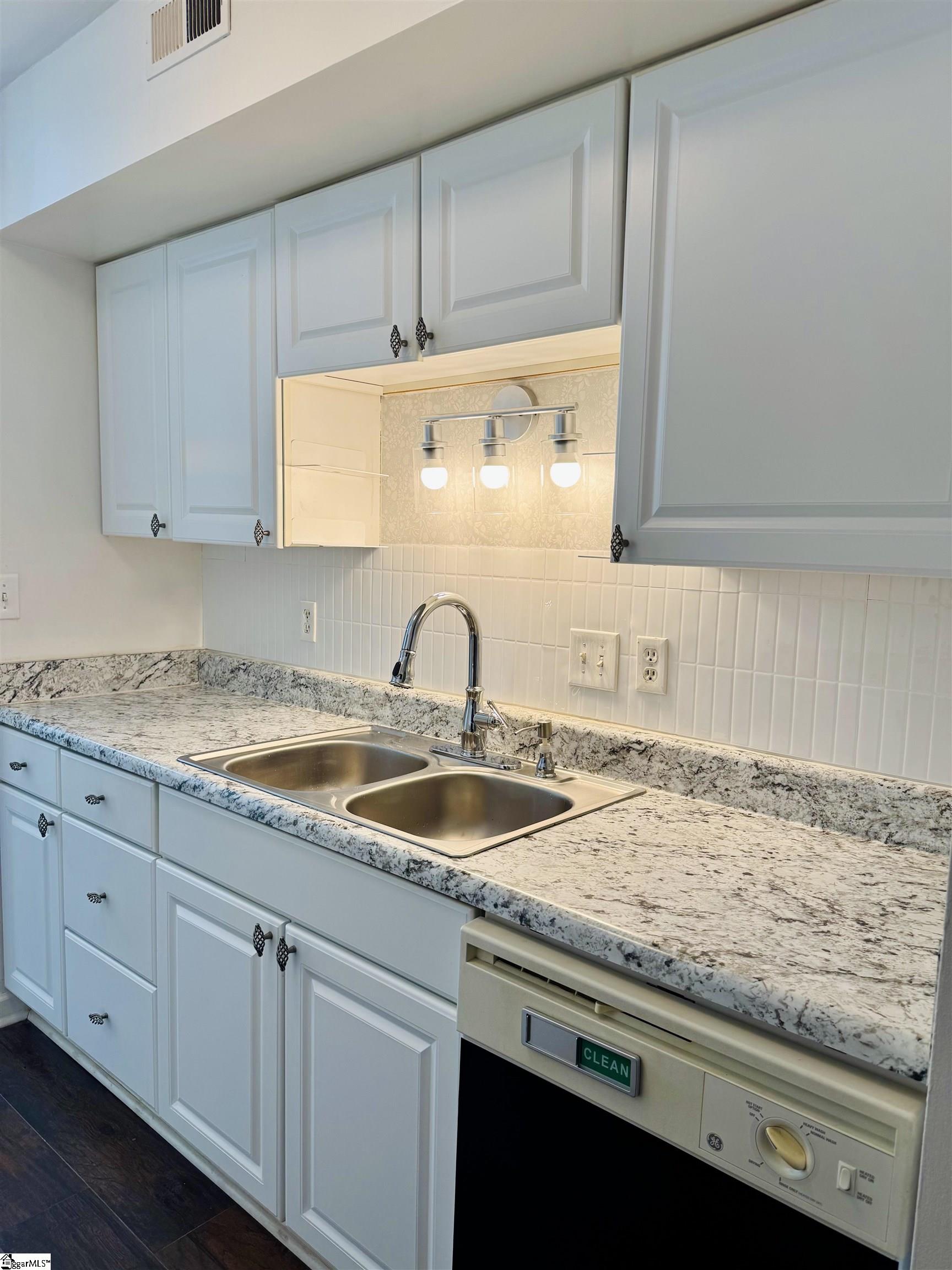 8 Bear Grass Court Property Photo 6