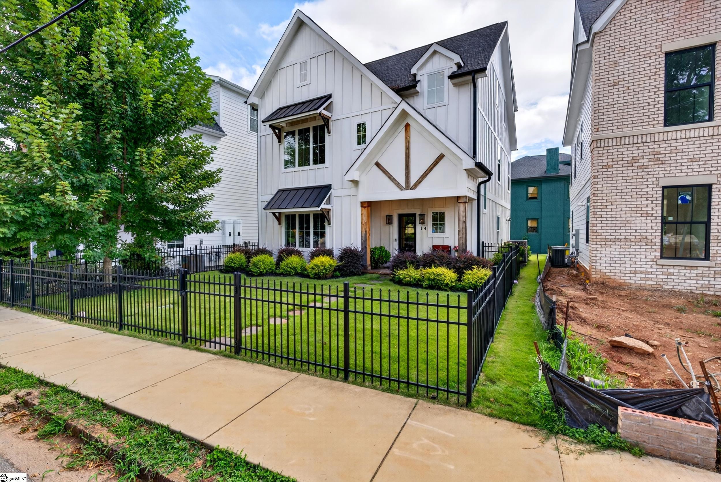 14 Perry Avenue Property Photo 3