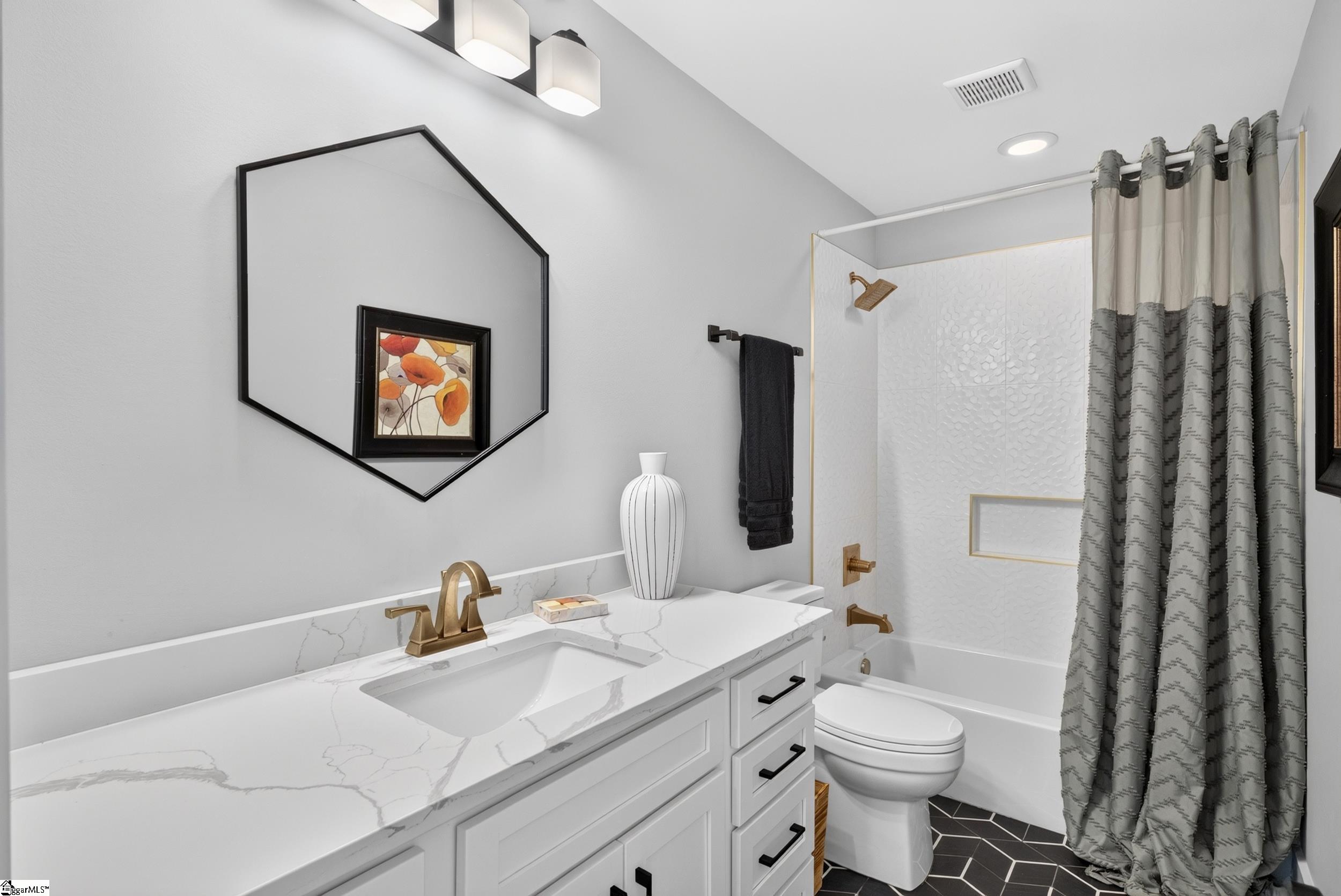 14 Perry Avenue Property Photo 34