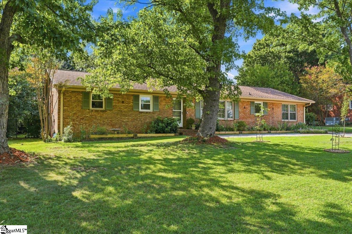 223 Ferndale Drive Property Photo 5