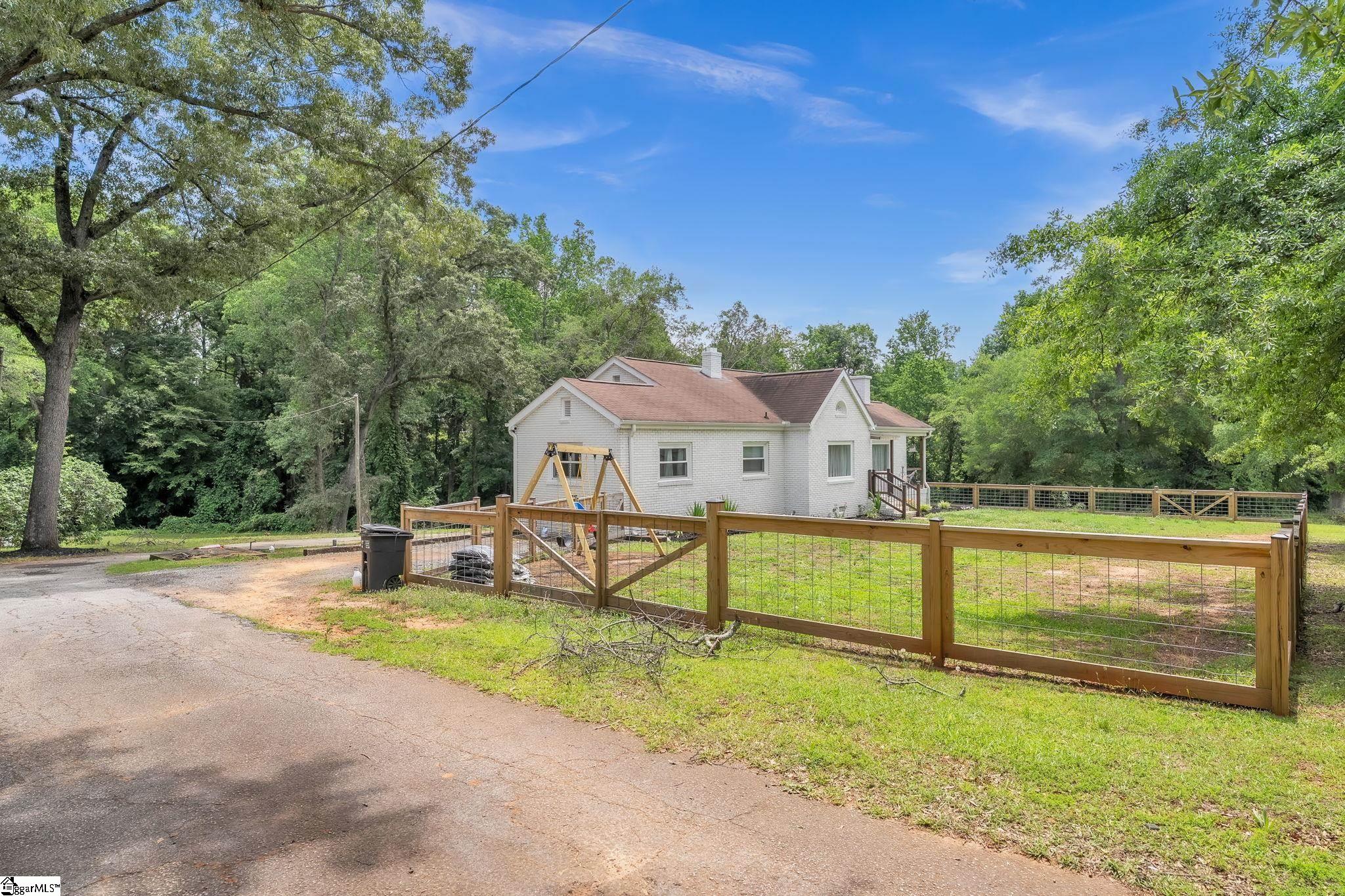 904 Highway 357 Property Photo 3