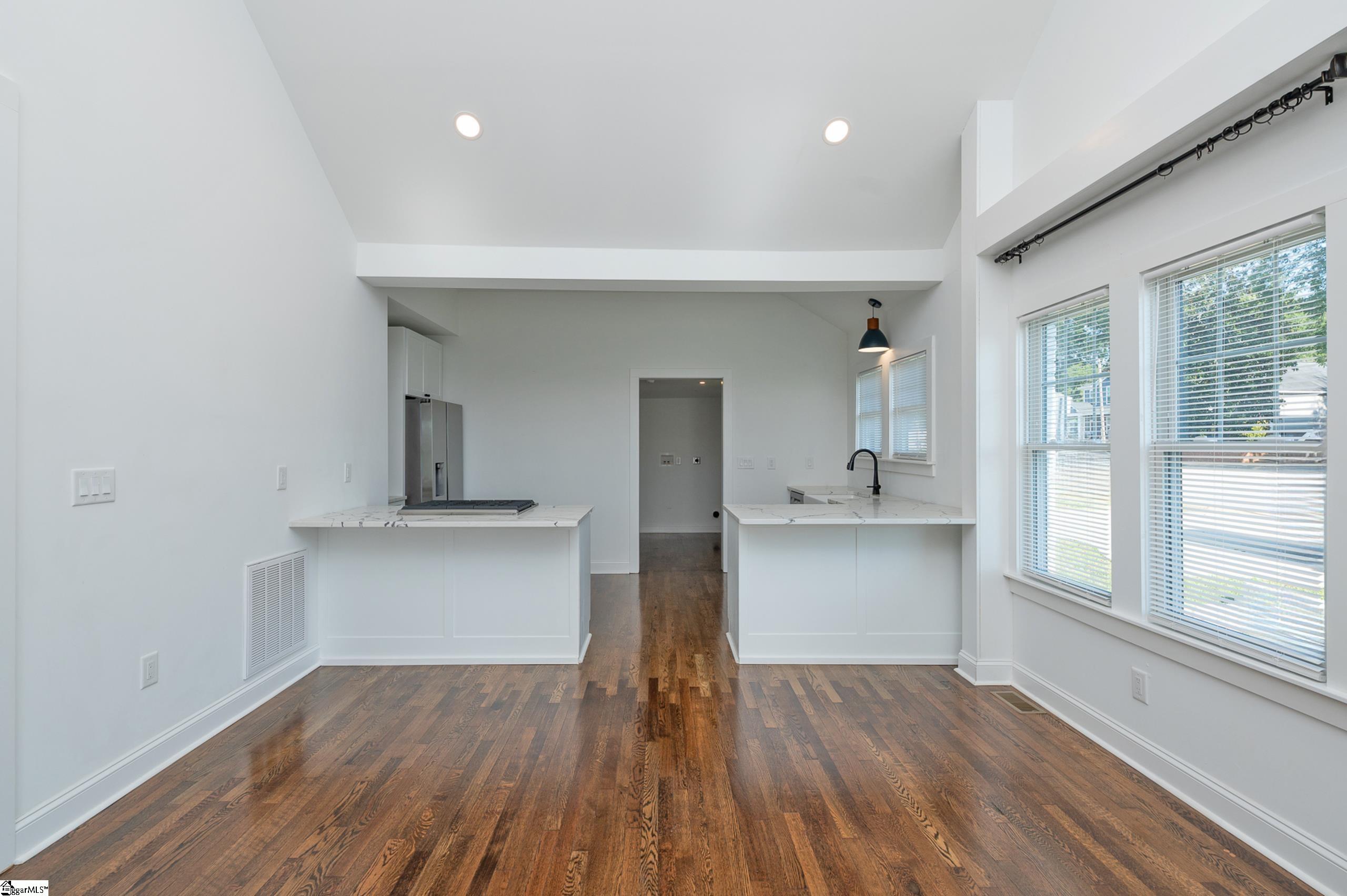 502 Green Avenue Property Photo 8