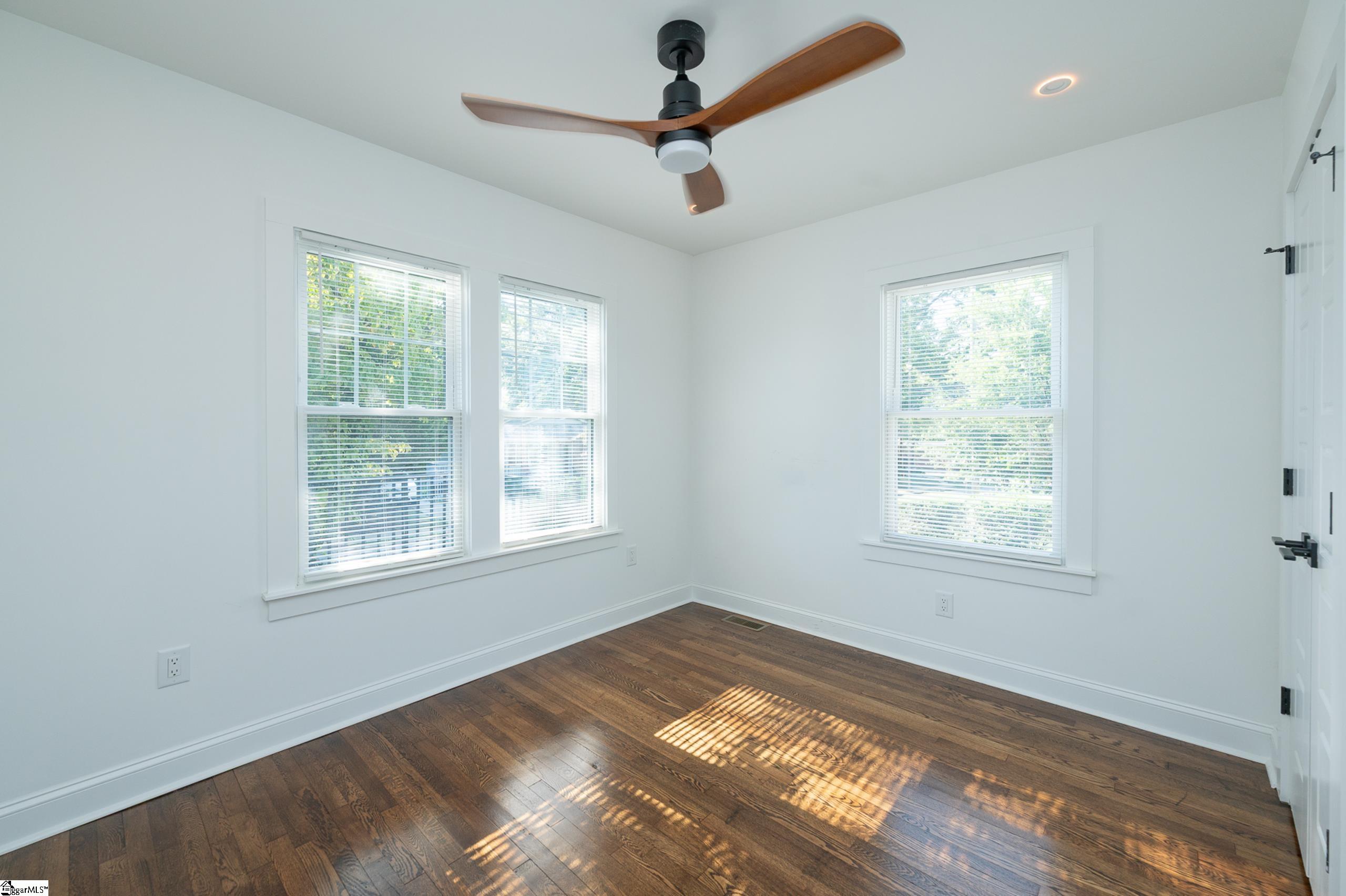 502 Green Avenue Property Photo 20