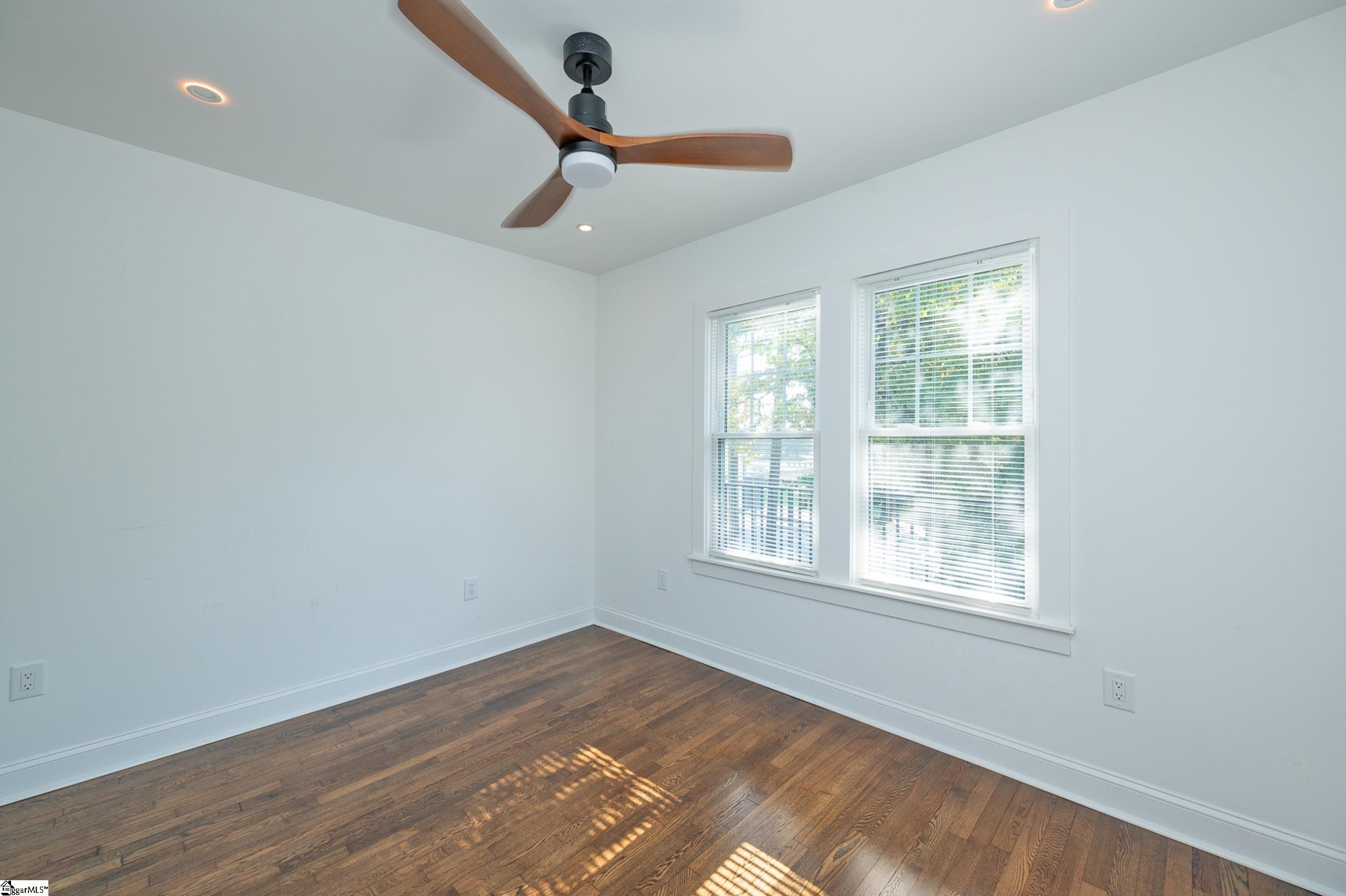 502 Green Avenue Property Photo 21