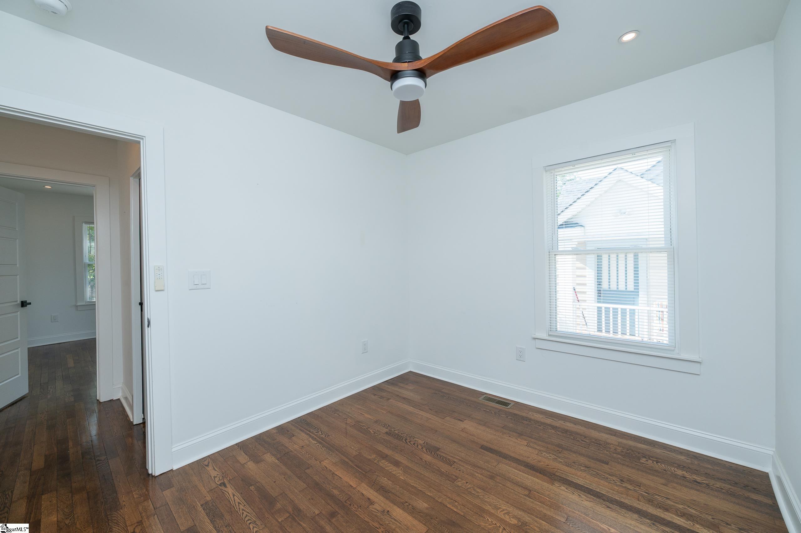 502 Green Avenue Property Photo 25