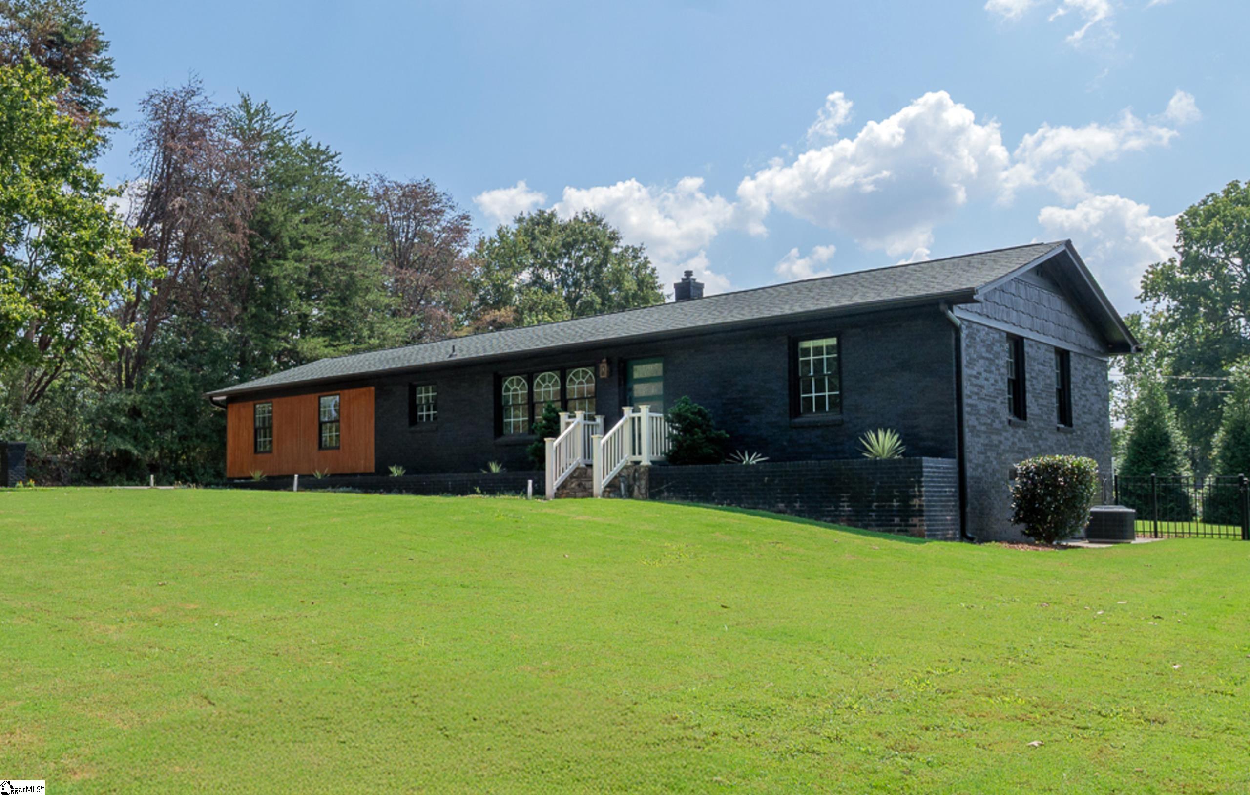 511 Woburn Court Property Photo 2