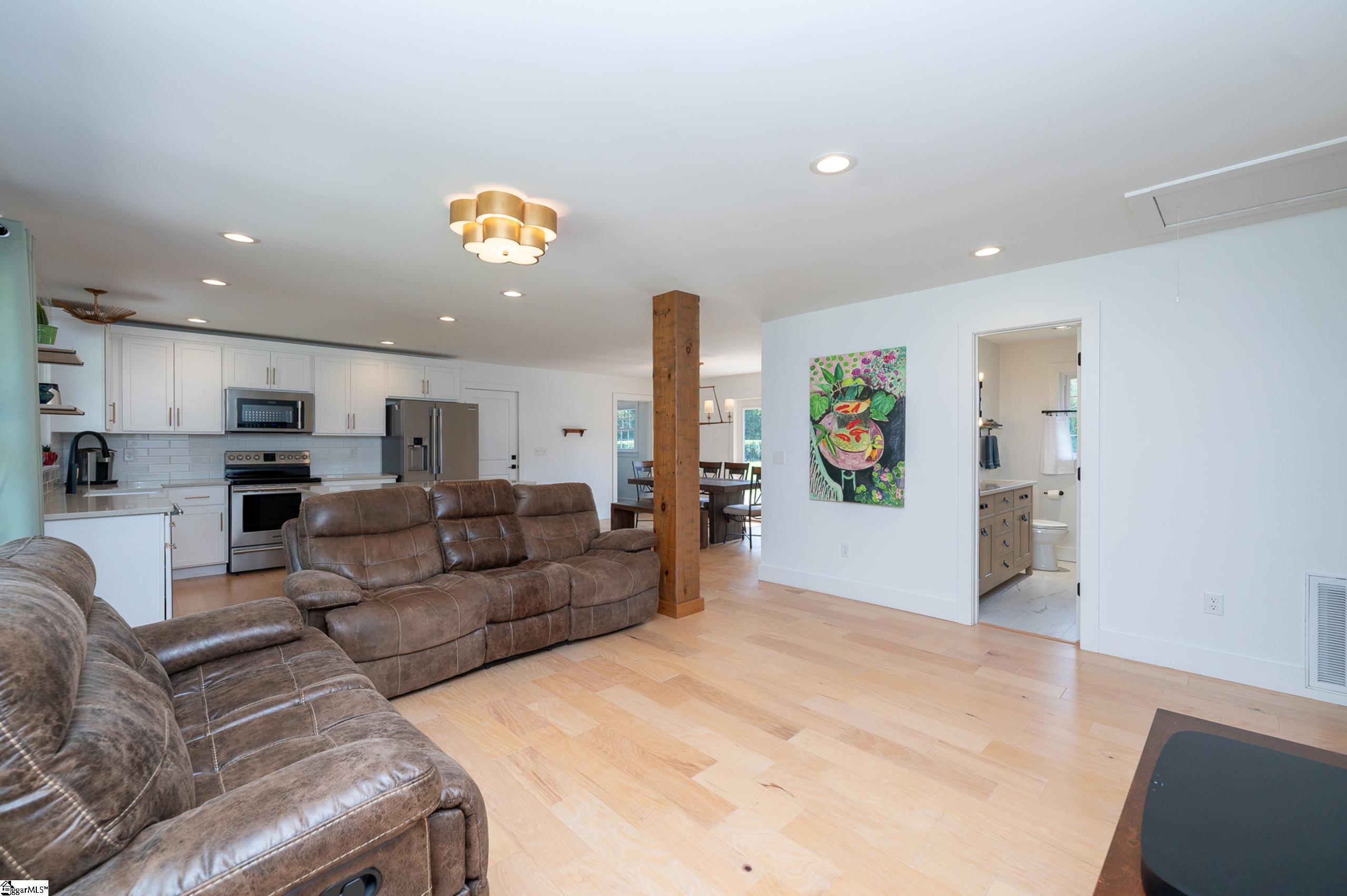 511 Woburn Court Property Photo 7