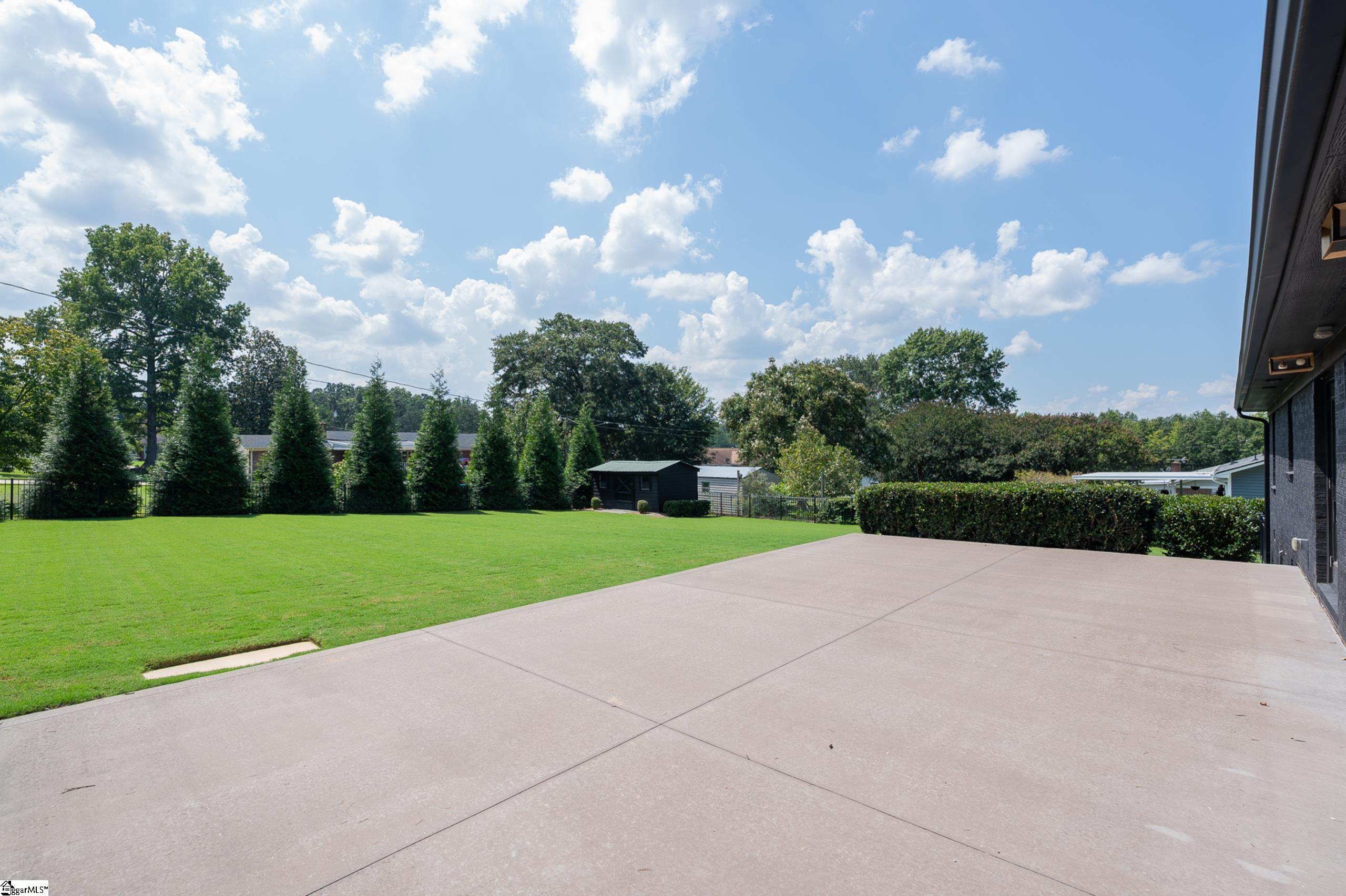 511 Woburn Court Property Photo 32