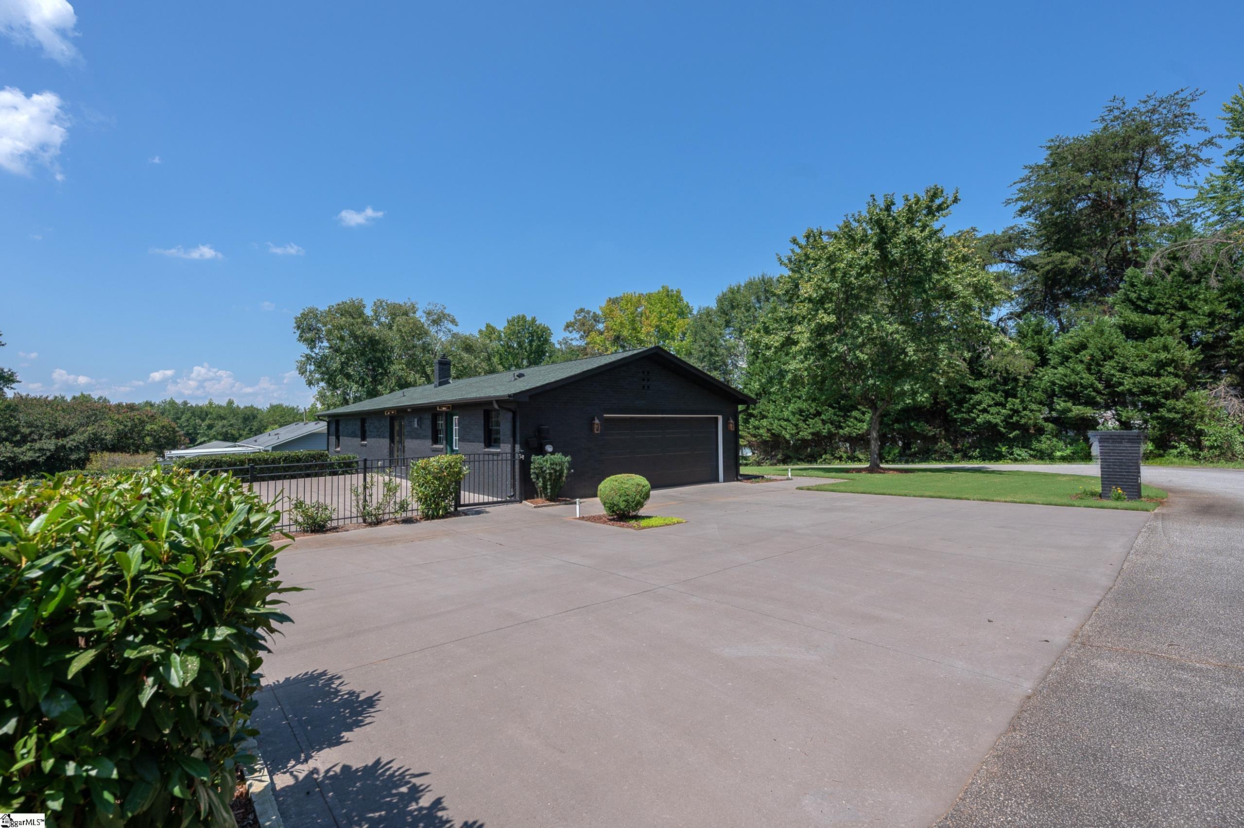 511 Woburn Court Property Photo 38