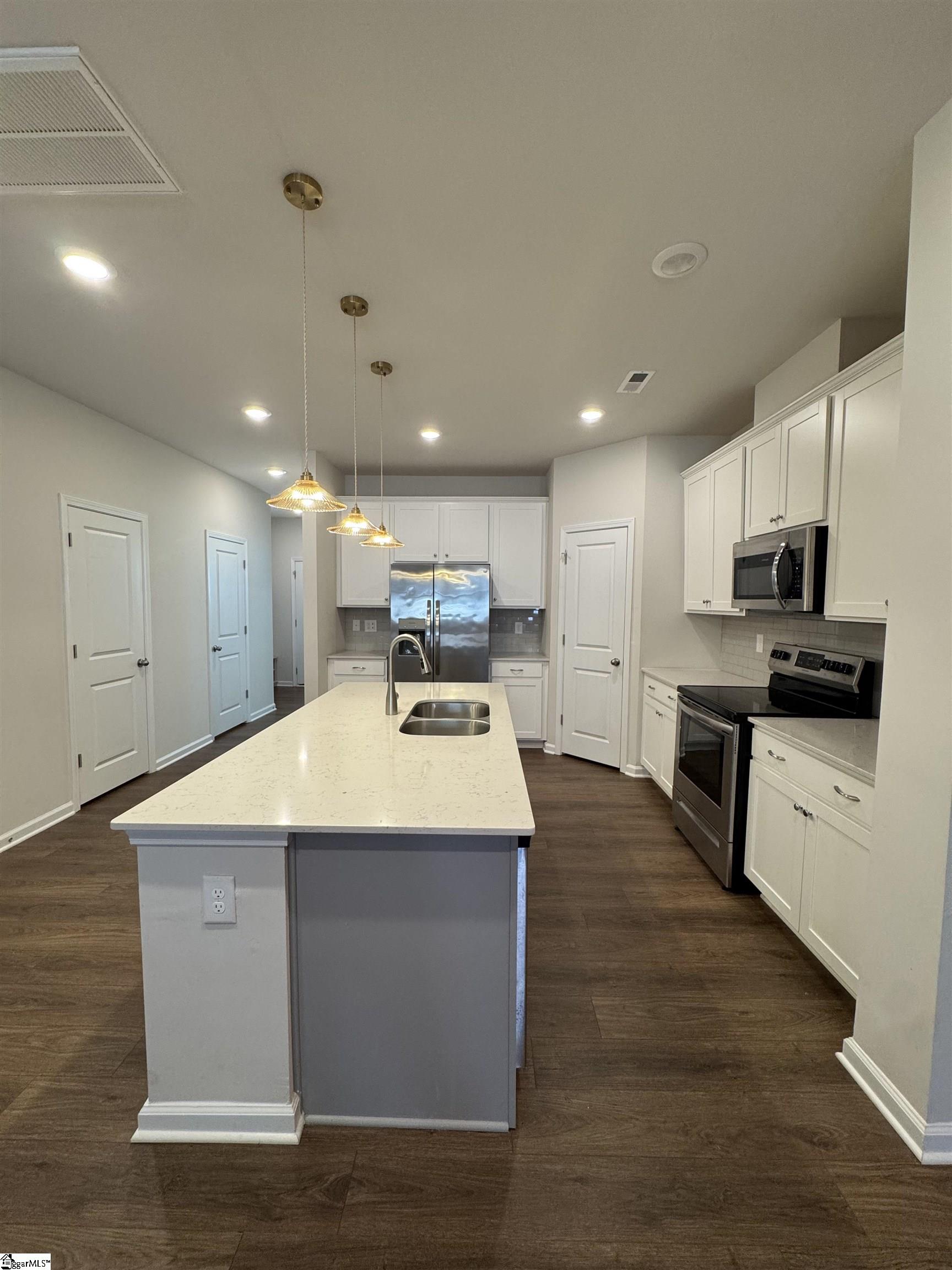 1602963 Property Photo 3