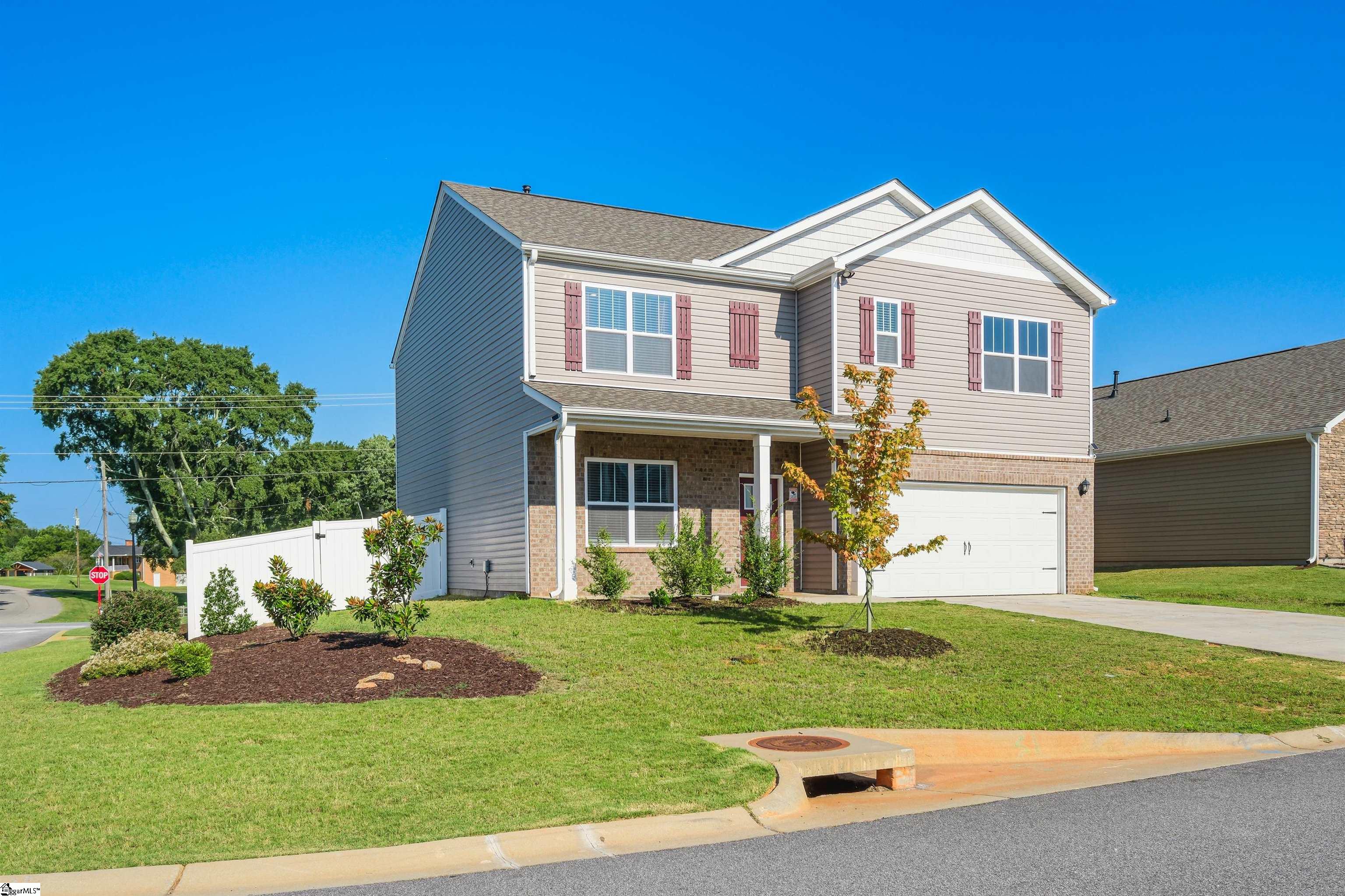 220 Slateford Circle Property Photo 1