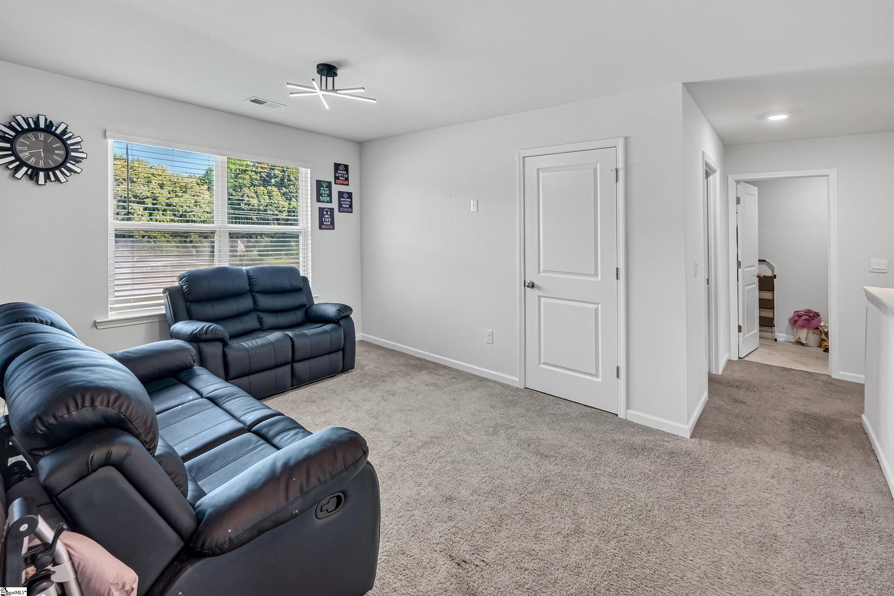 220 Slateford Circle Property Photo 14
