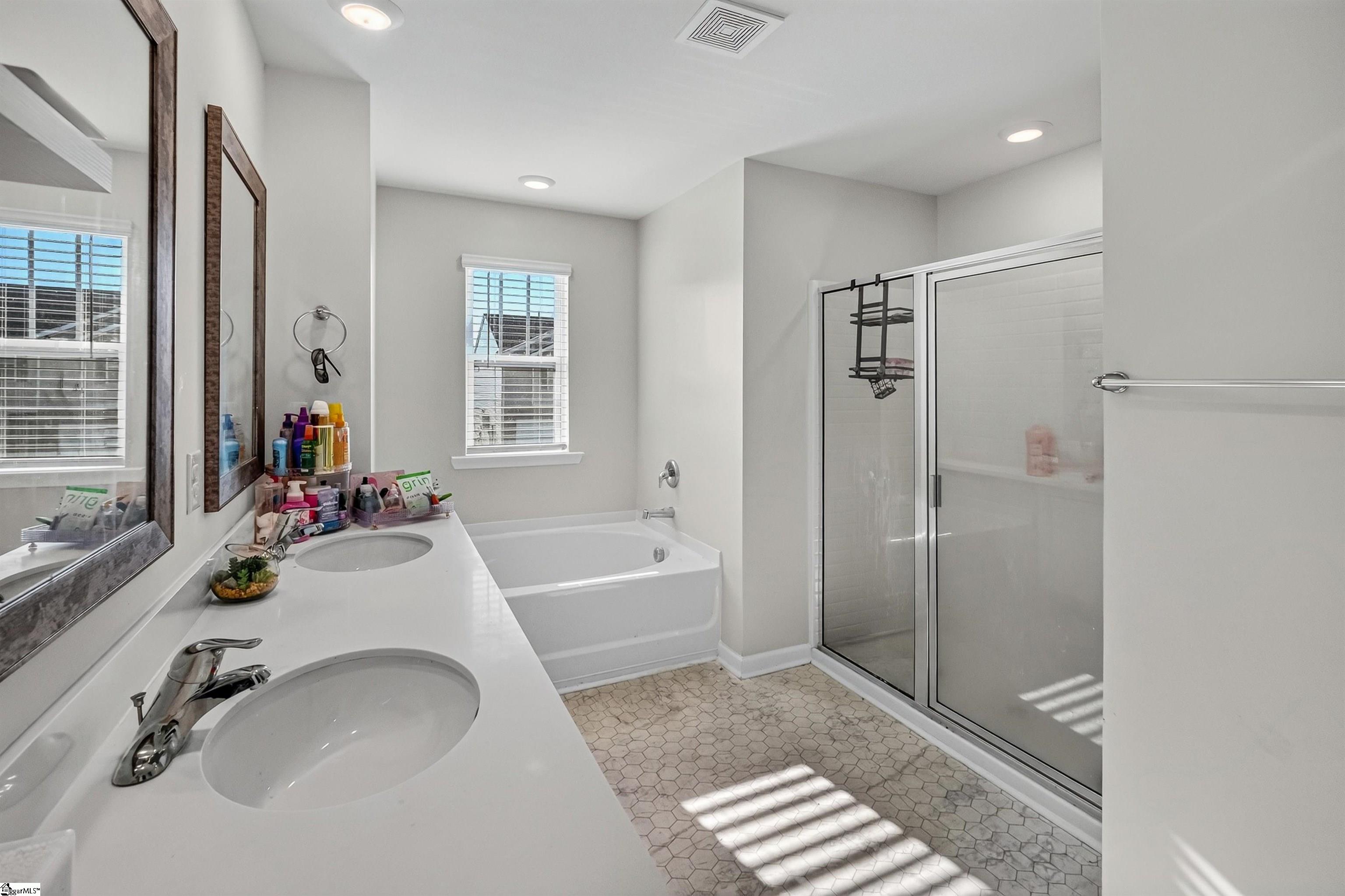220 Slateford Circle Property Photo 15