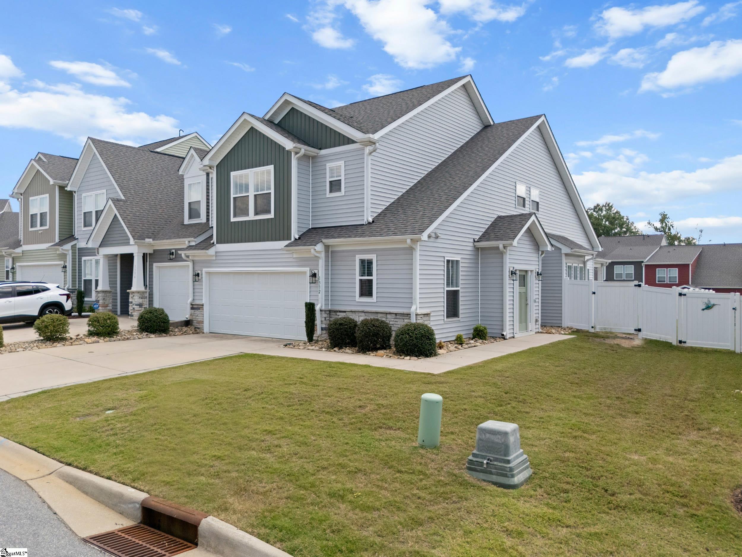 1332 Summer Gold Way Property Photo 2