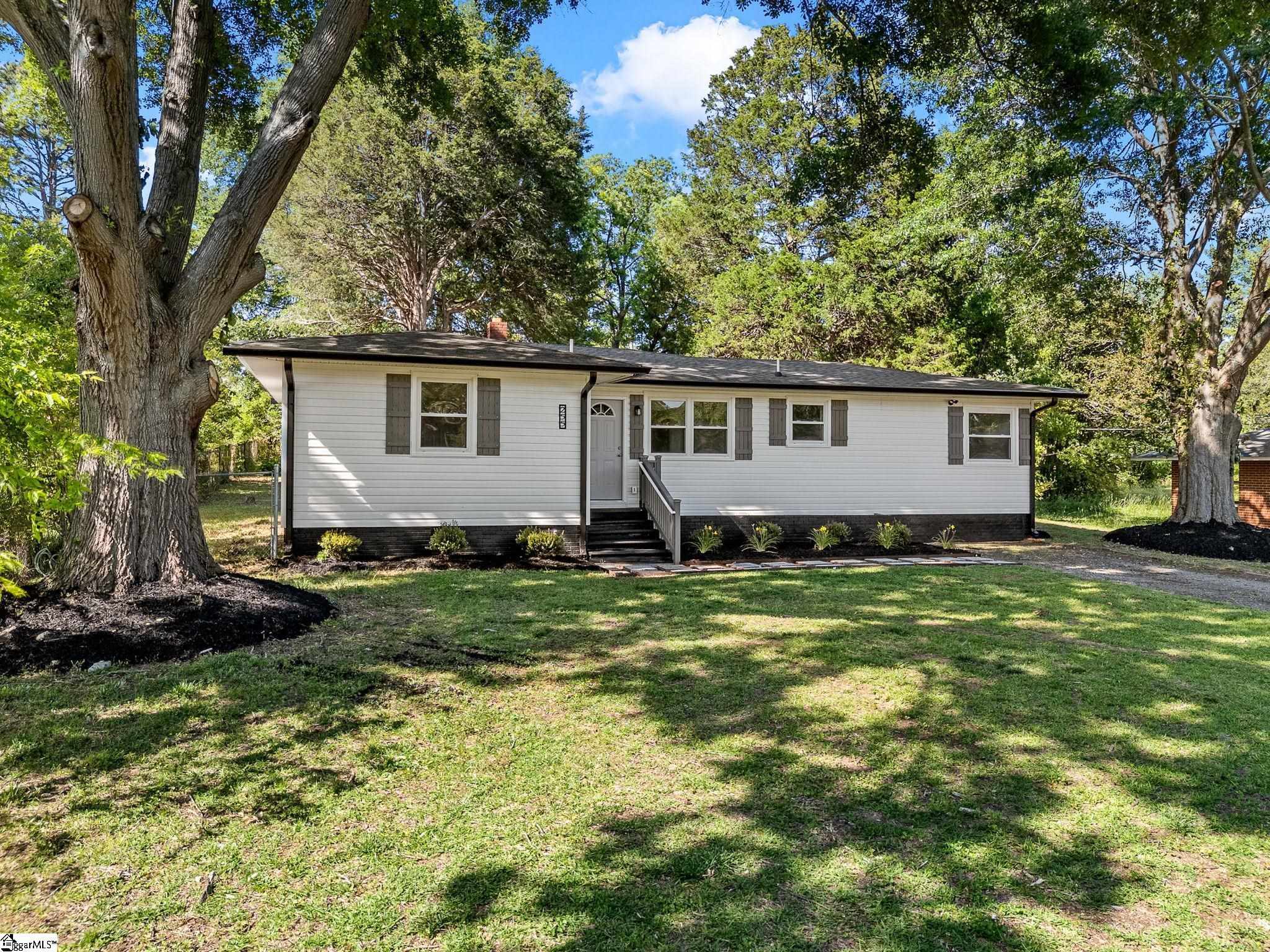 255 Hazelwood Avenue Property Photo 4