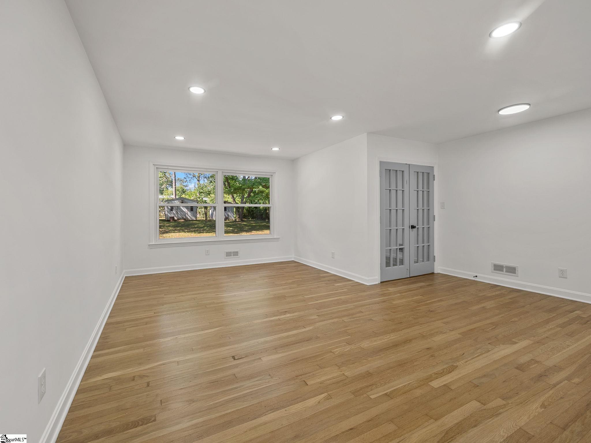 255 Hazelwood Avenue Property Photo 5