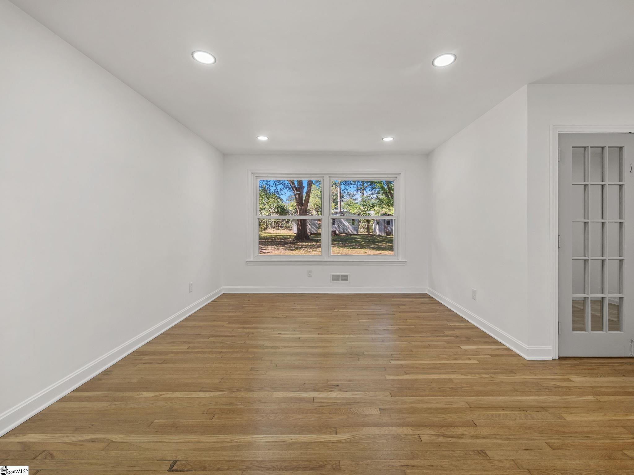 255 Hazelwood Avenue Property Photo 7