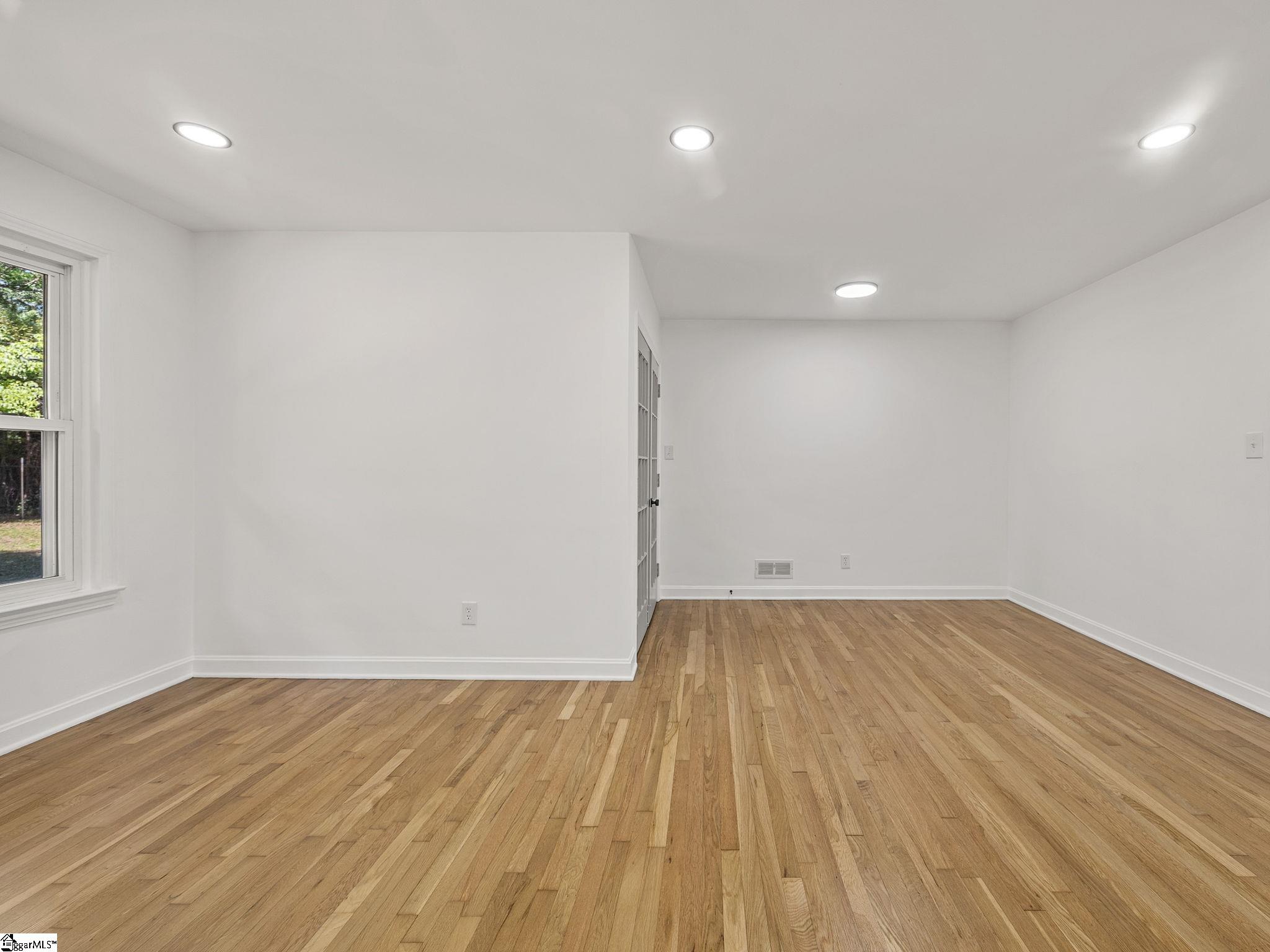 255 Hazelwood Avenue Property Photo 8