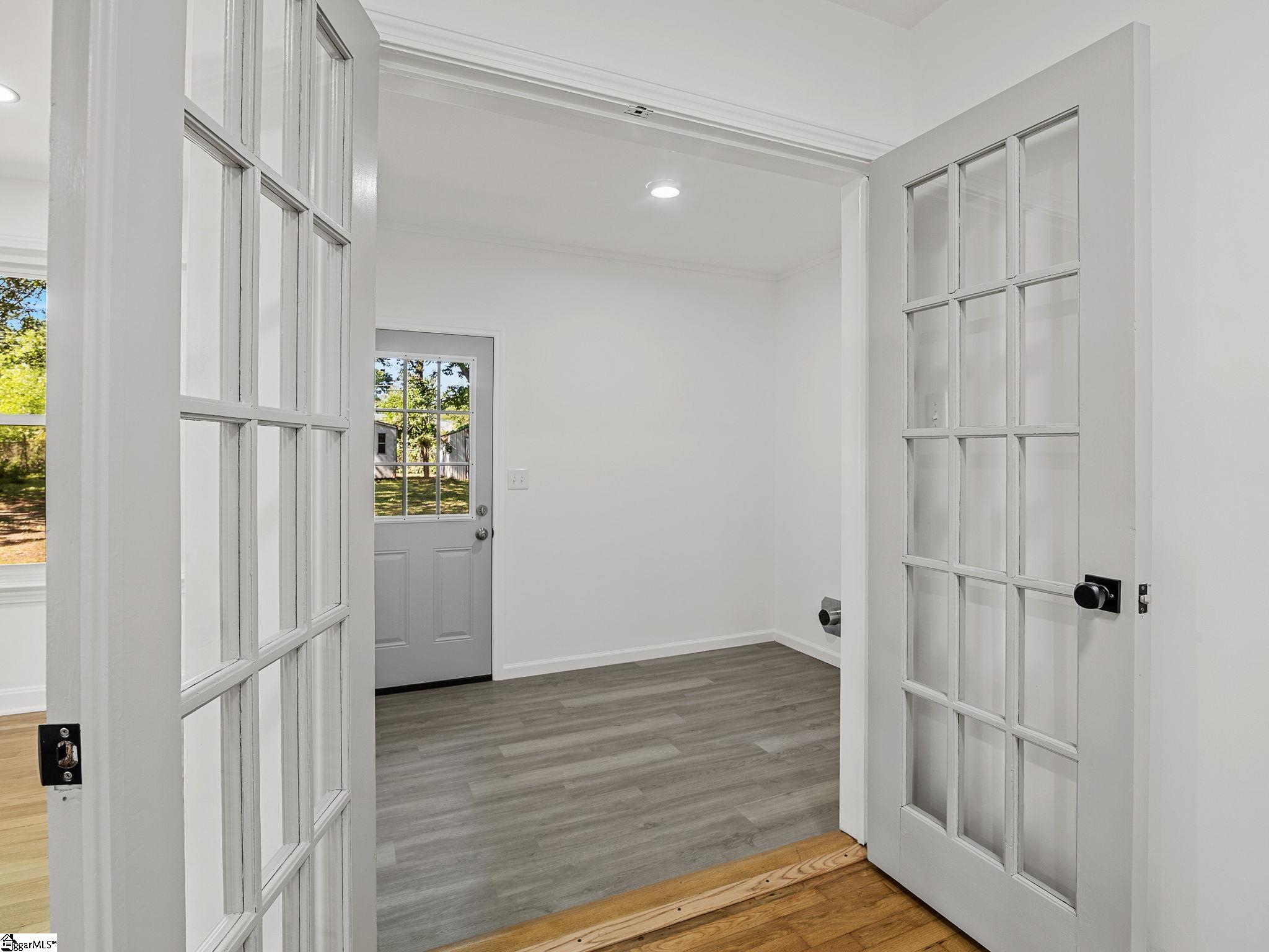 255 Hazelwood Avenue Property Photo 11