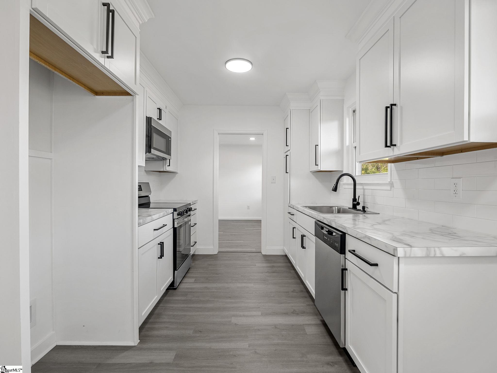 255 Hazelwood Avenue Property Photo 13