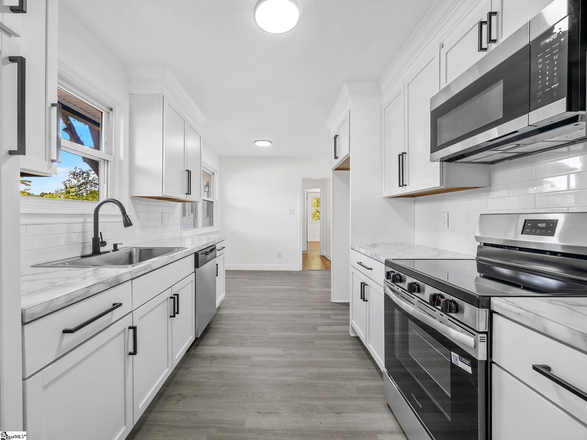 255 Hazelwood Avenue Property Photo 17
