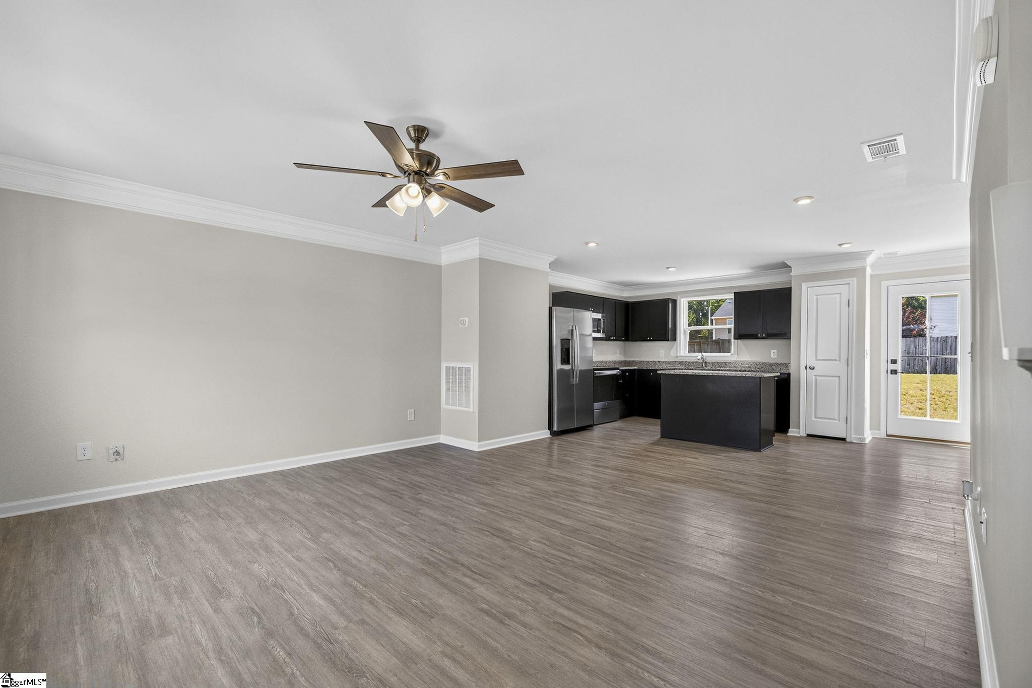406 Edenvale Drive Property Photo 4