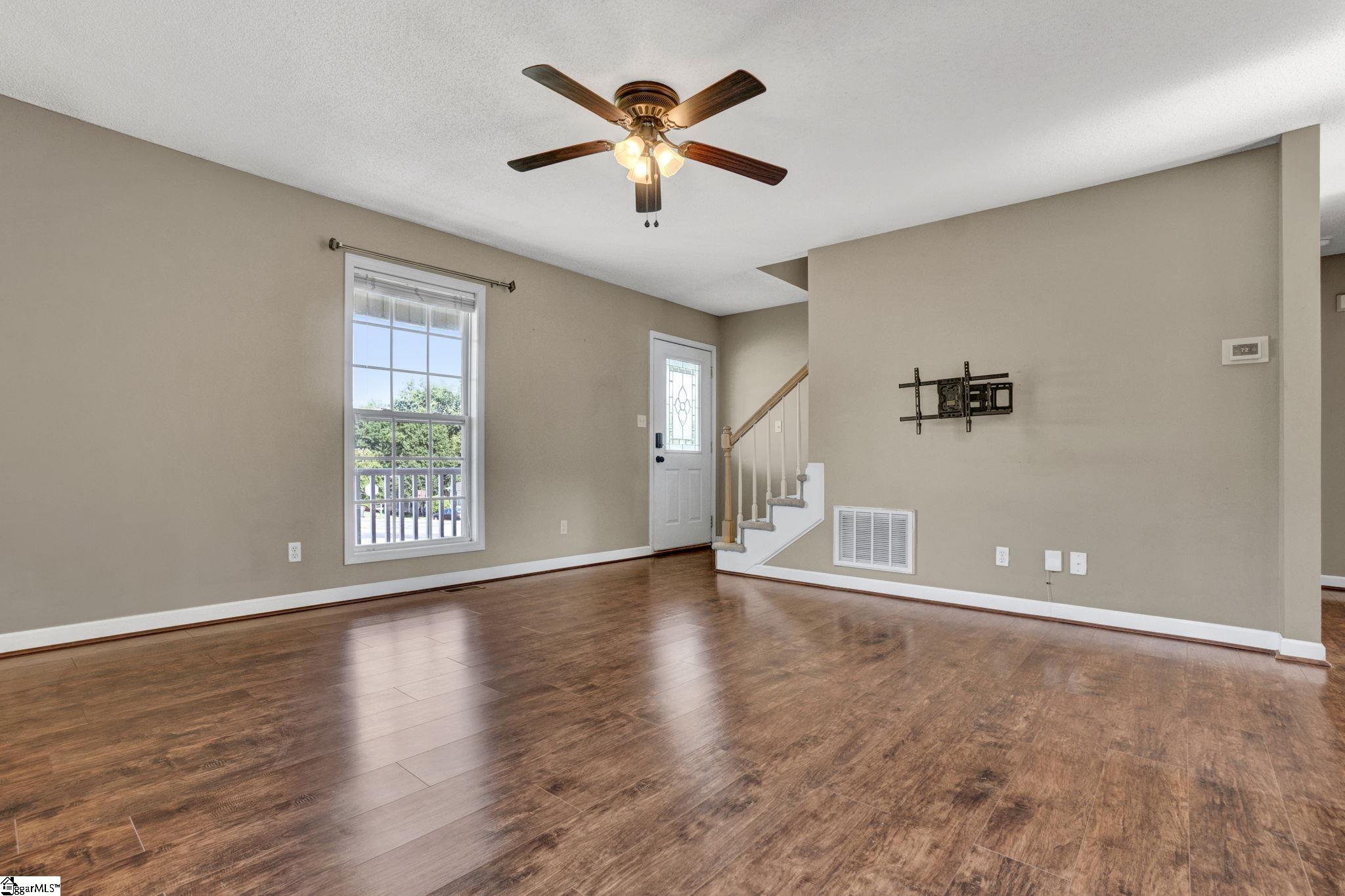 554 Plantation Creek Drive Property Photo 3