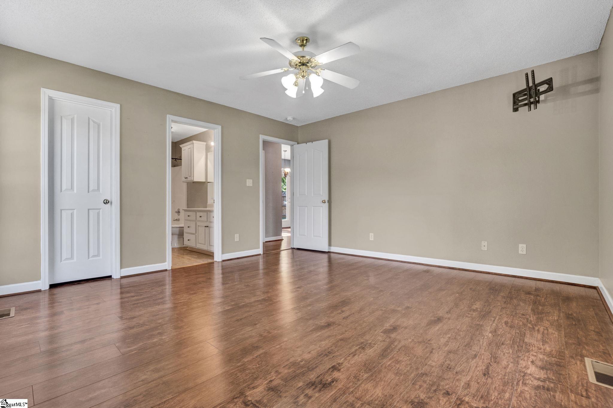 554 Plantation Creek Drive Property Photo 18