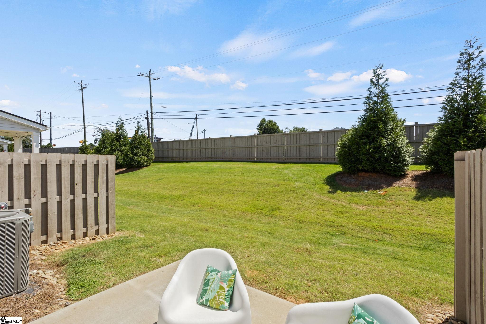 324 Hollenbeck Place Property Photo 6
