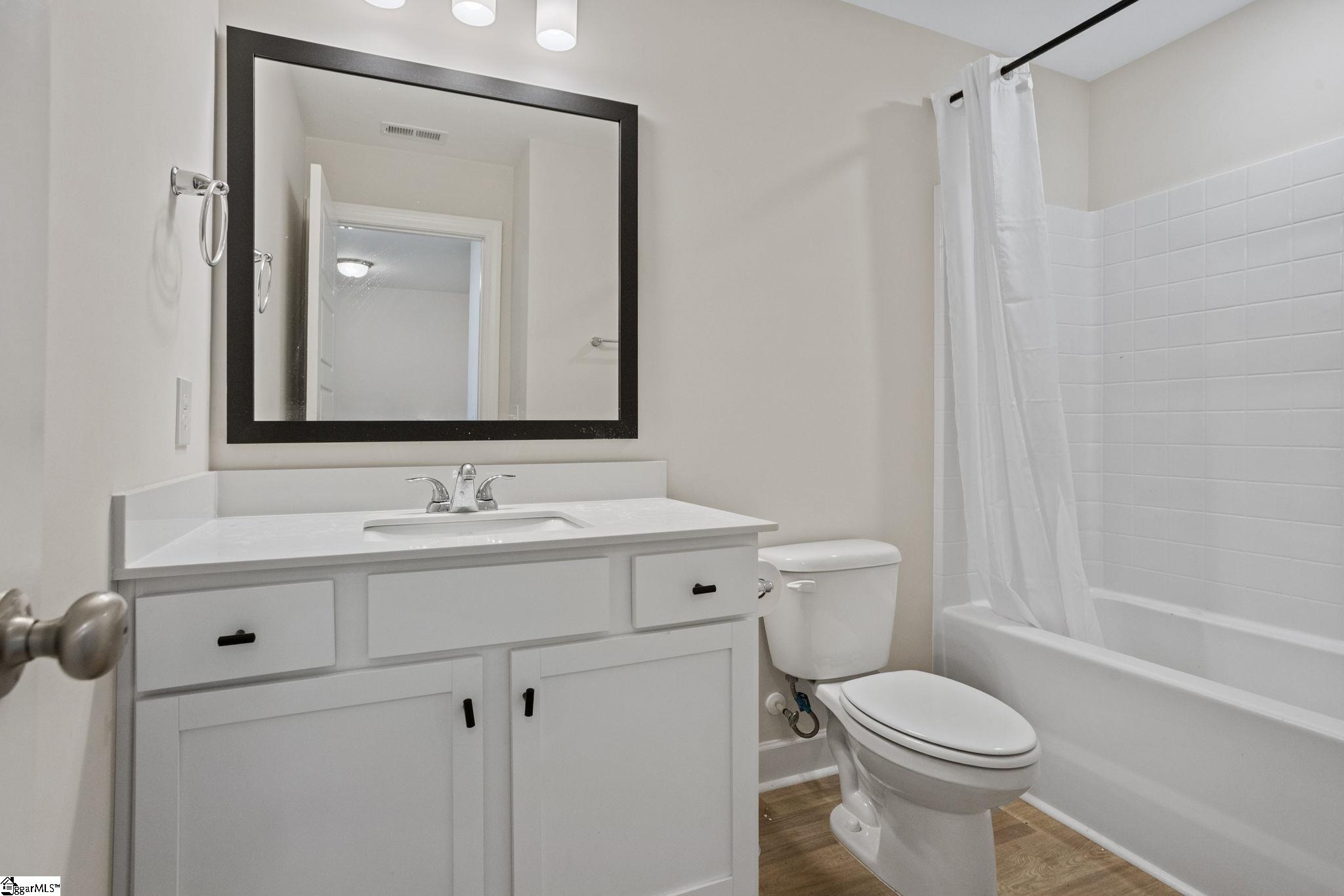 324 Hollenbeck Place Property Photo 19