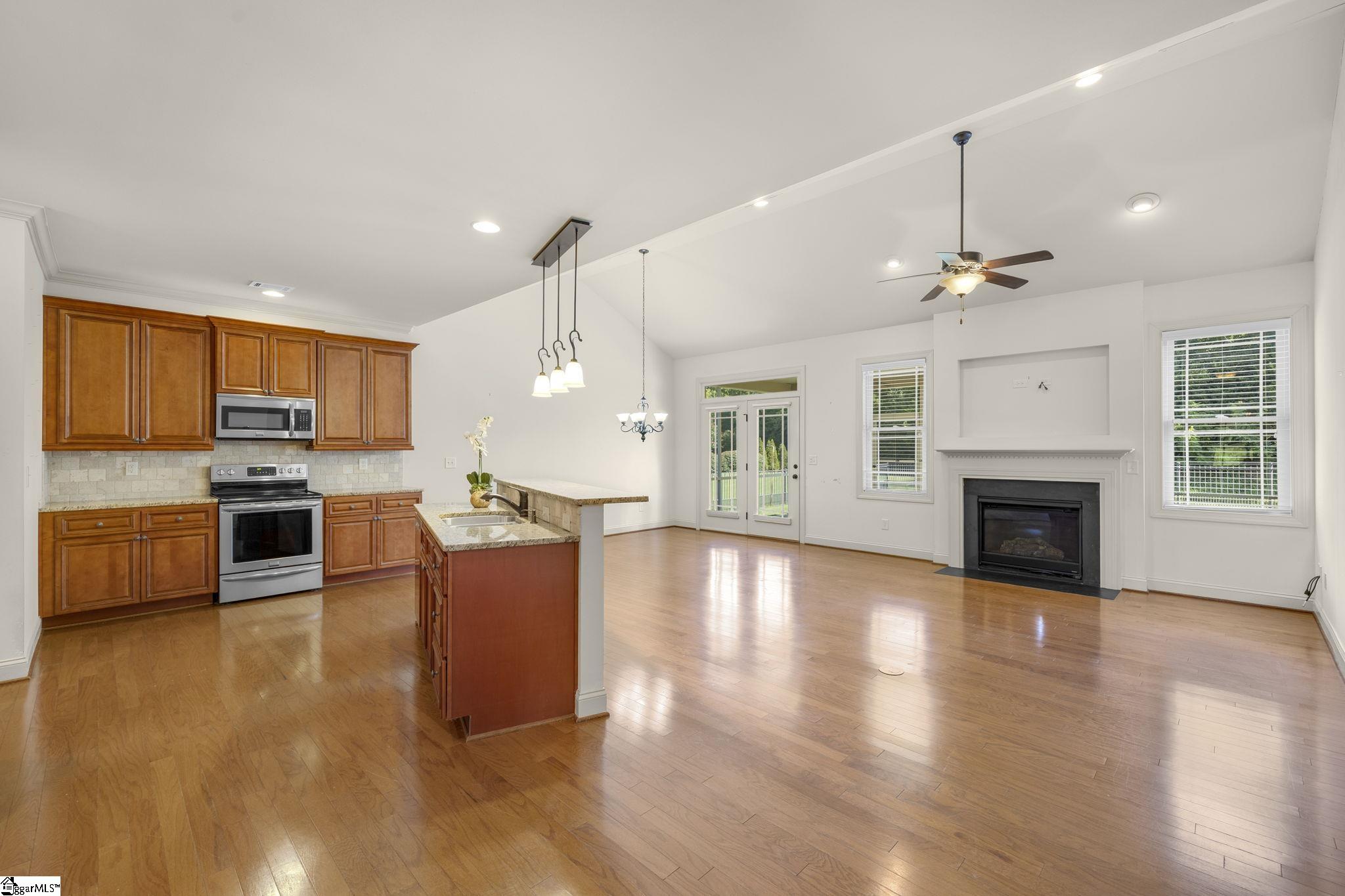 6 Belle Oaks Drive Property Photo 2