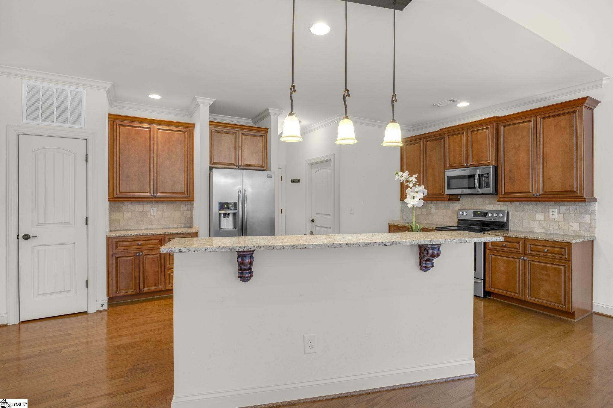 6 Belle Oaks Drive Property Photo 3