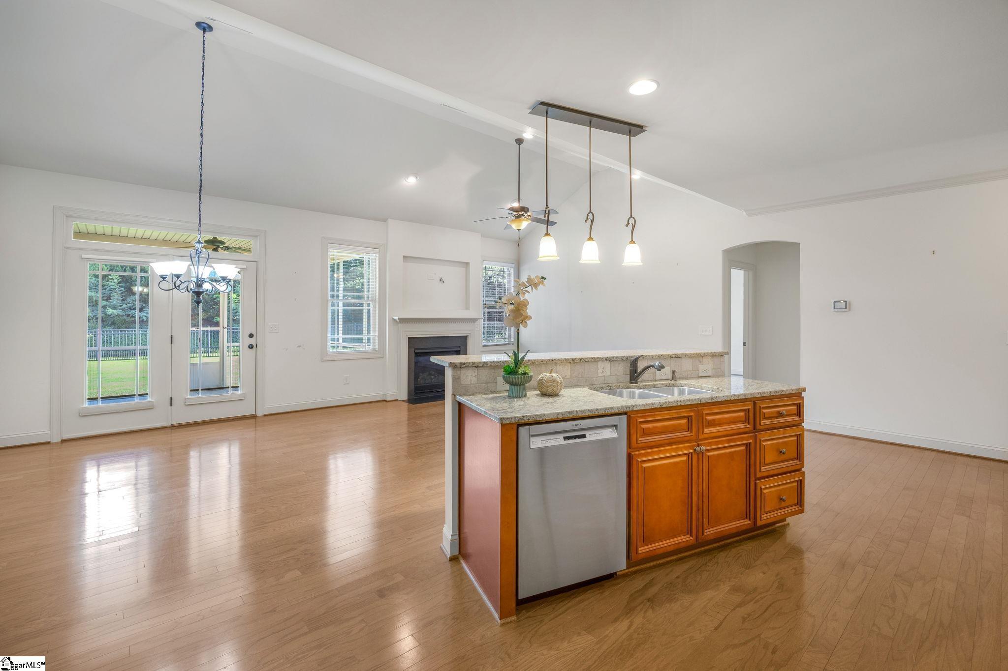 6 Belle Oaks Drive Property Photo 4
