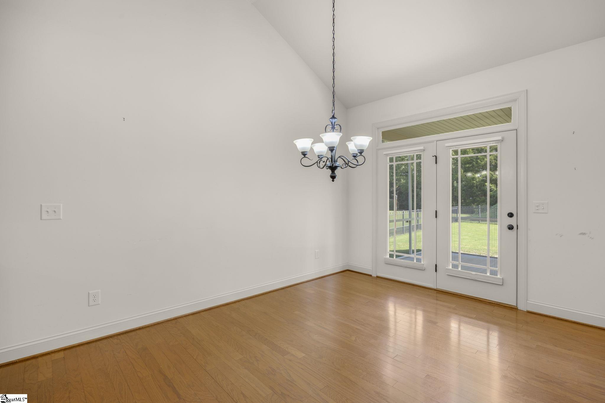 6 Belle Oaks Drive Property Photo 8
