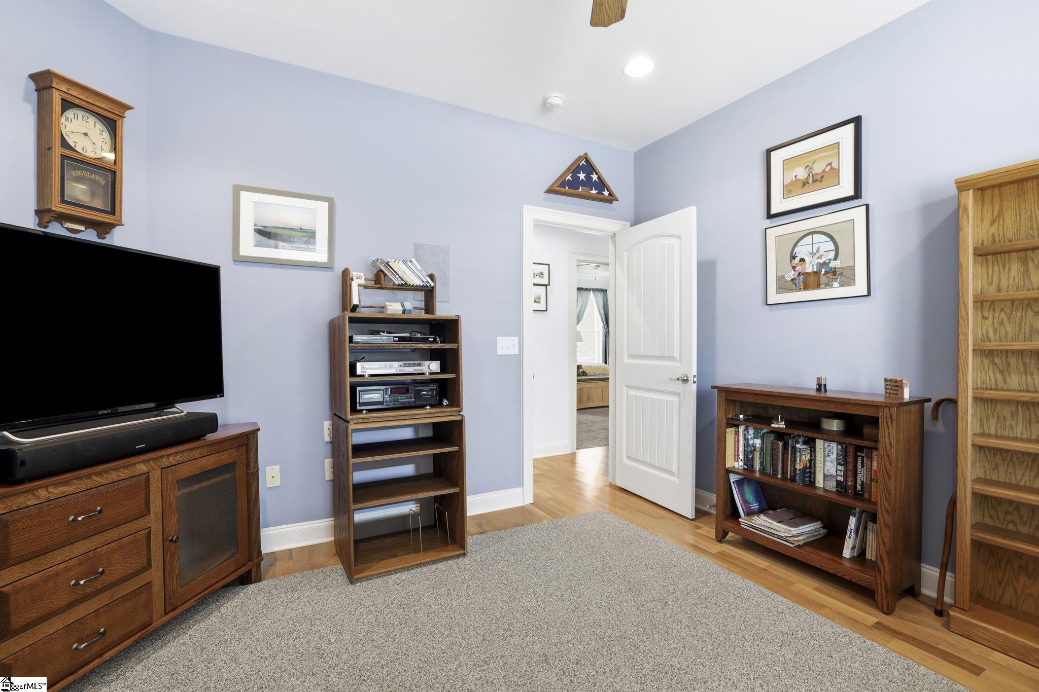 710 Man Of War Court Property Photo 22