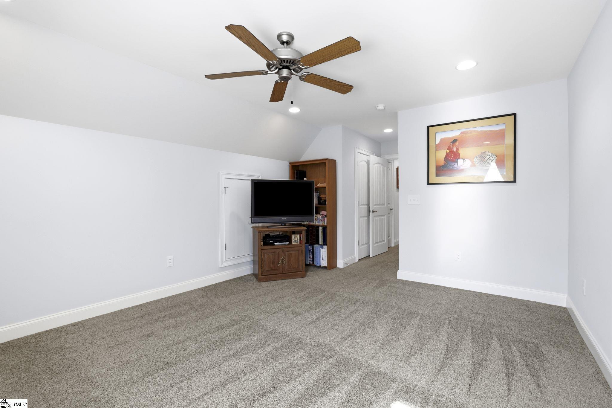 710 Man Of War Court Property Photo 24