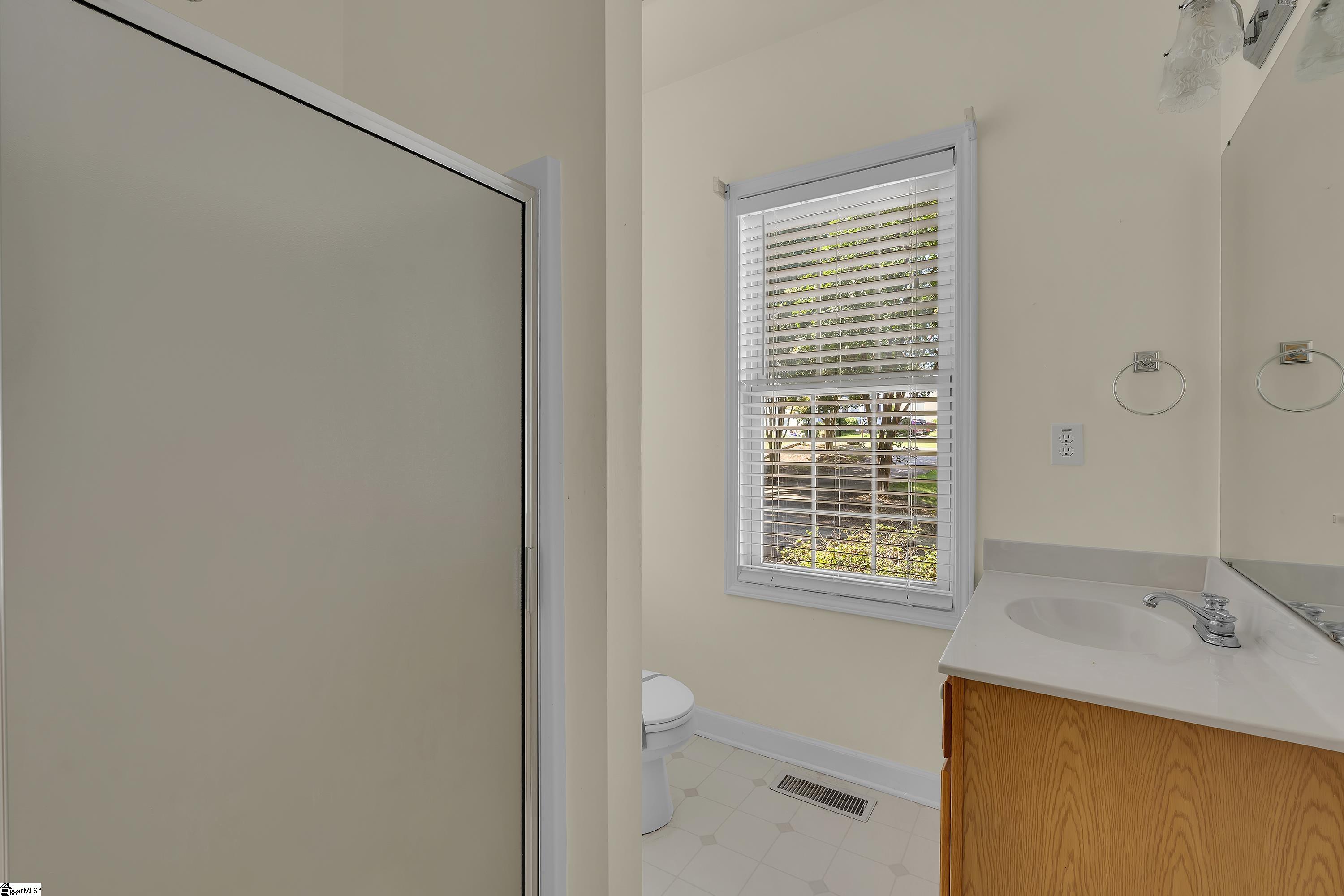 416 Beckenham Lane Property Photo 6