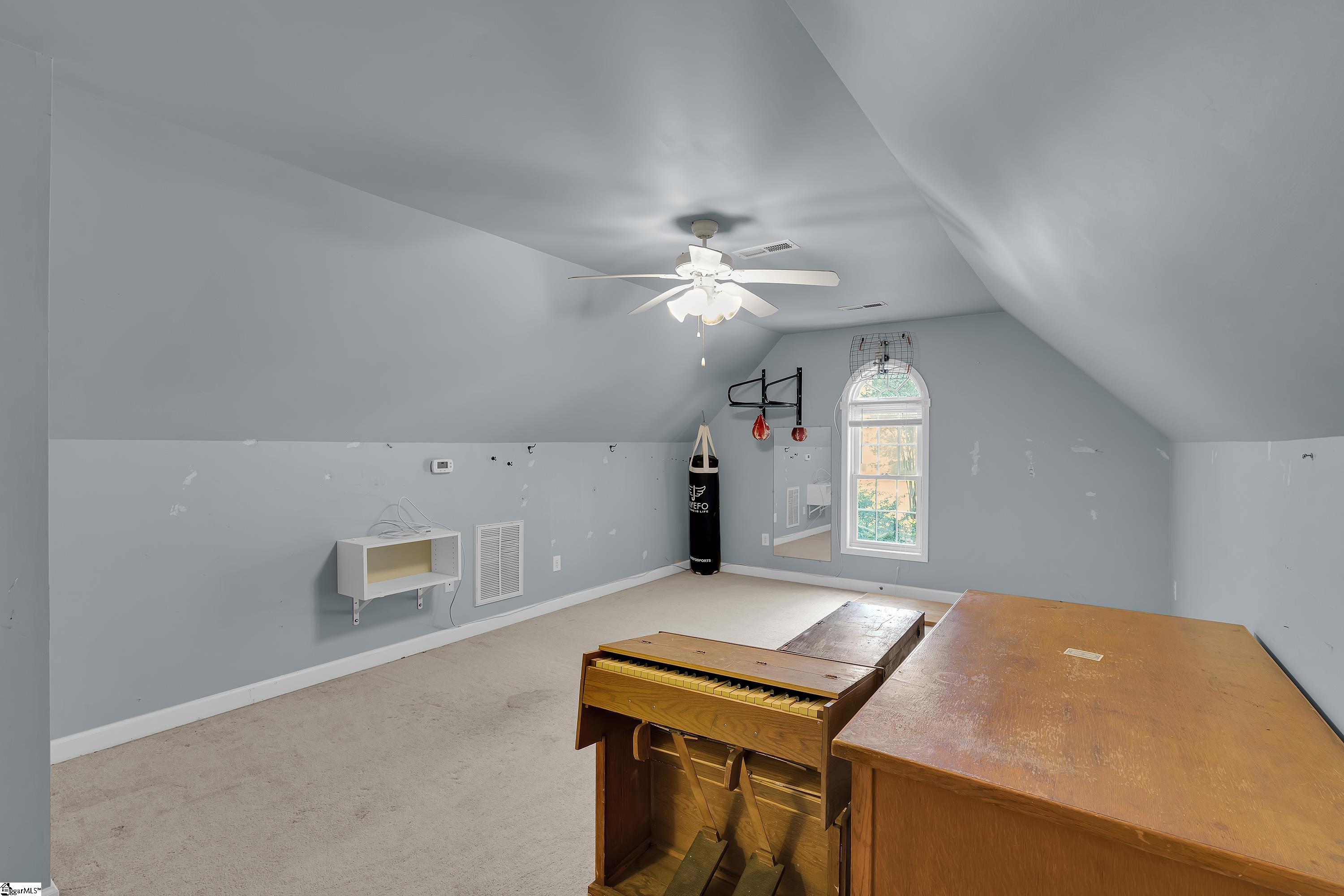 416 Beckenham Lane Property Photo 21