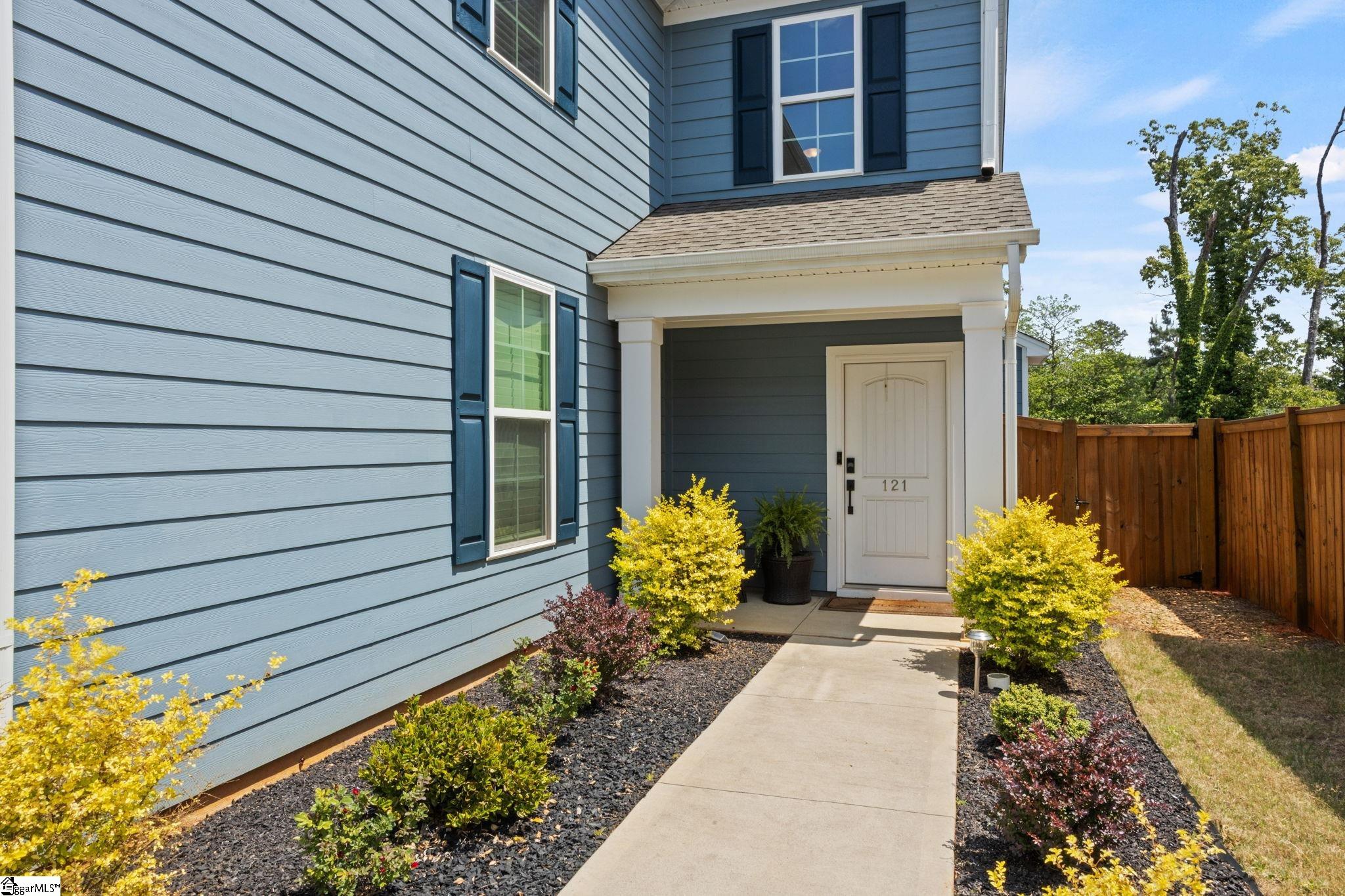121 Hyssop Court Property Photo 3